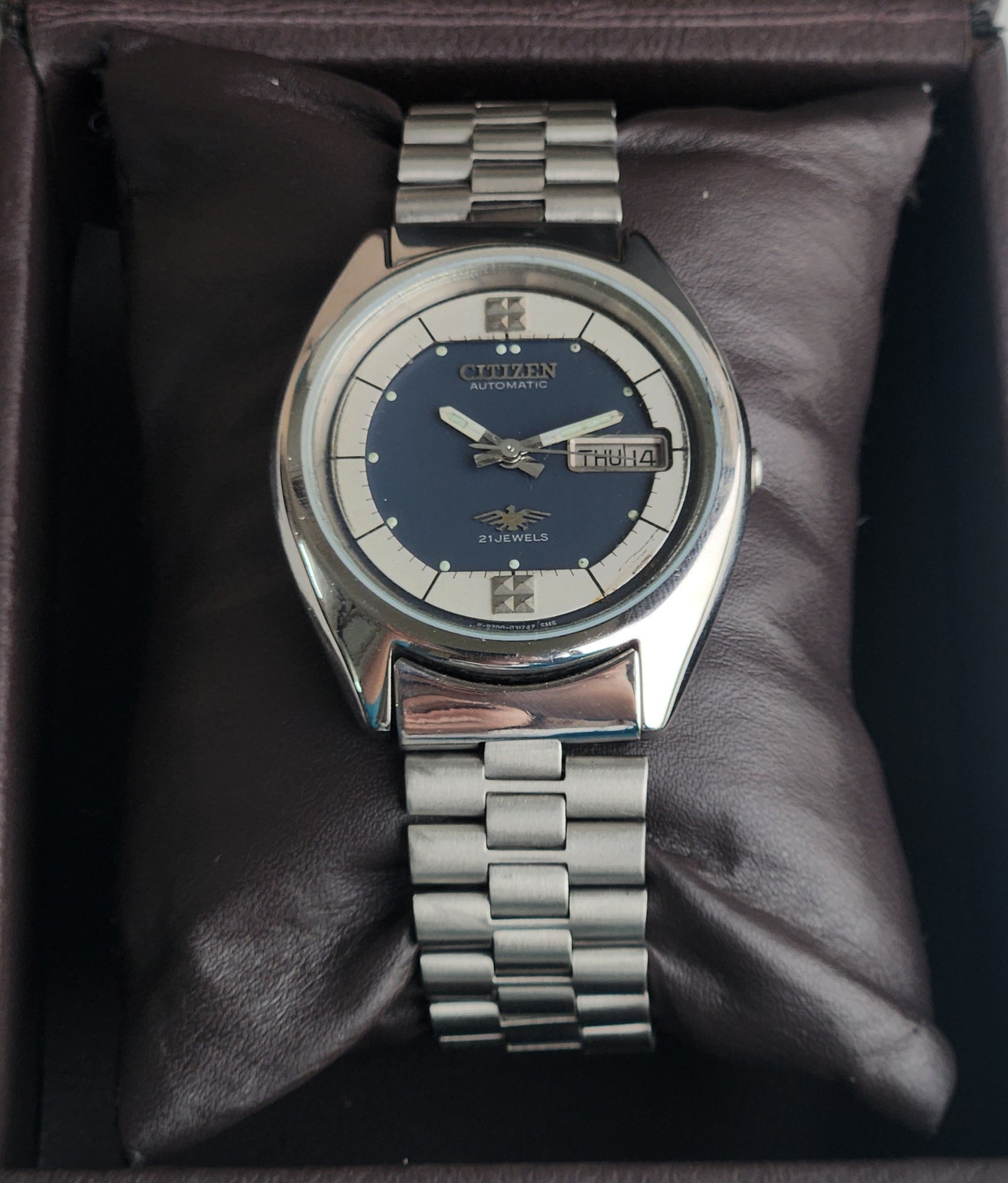 Vintage 1980 Original Citizen Automatic 8200 Blue Face 21 Jewels Day-Date Japanese Men's Wrist Watch EA09