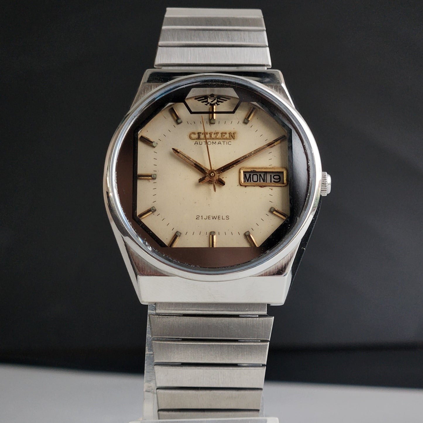 Vintage 1979 Original Citizen Automatic 8200 Cream Face 21 Jewels Day-Date Japanese Men's Wrist Watch EA11