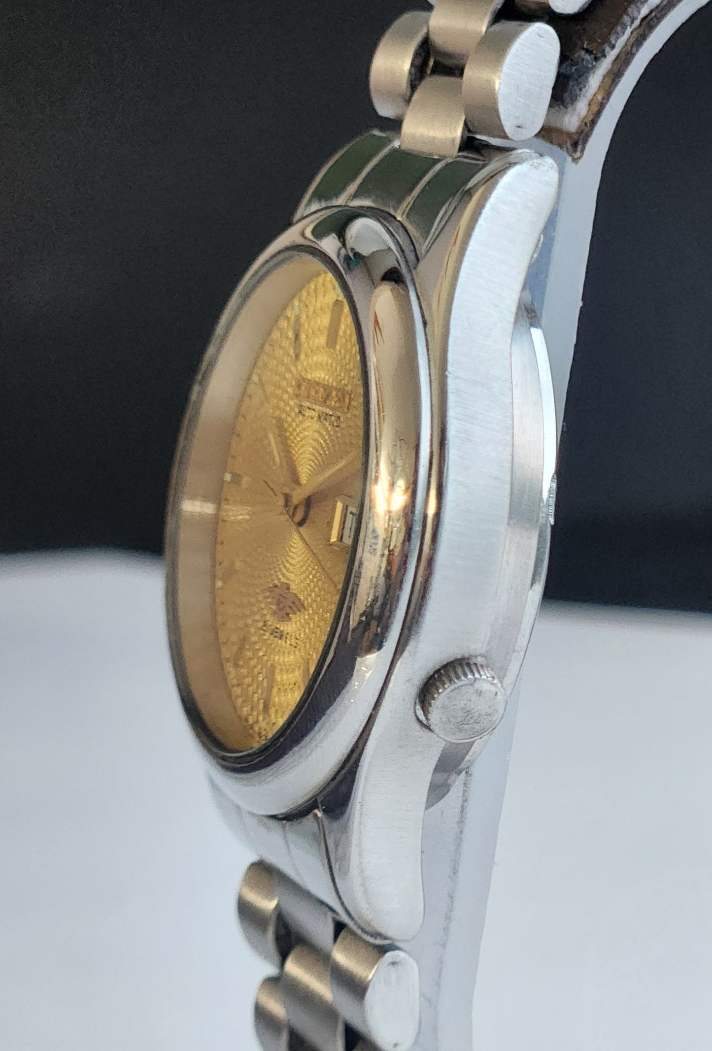Vintage 1978 Original Citizen Automatic 8200 Golden Face 21 Jewels Day-Date Japanese Men's Wrist Watch EA19