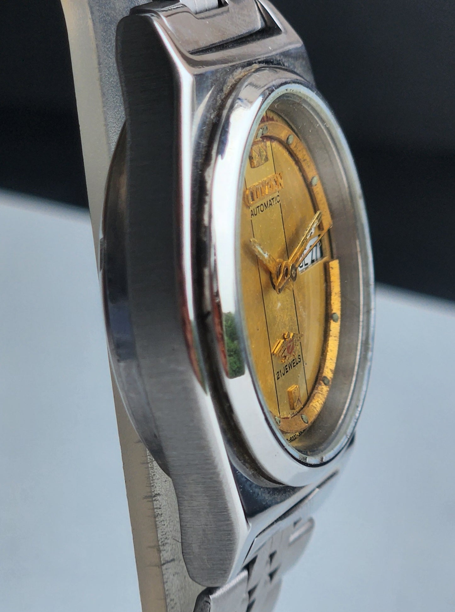 Vintage 1981 Original Citizen Automatic 8200 Golden Face 21 Jewels Day-Date Japanese Men's Wrist Watch EA21
