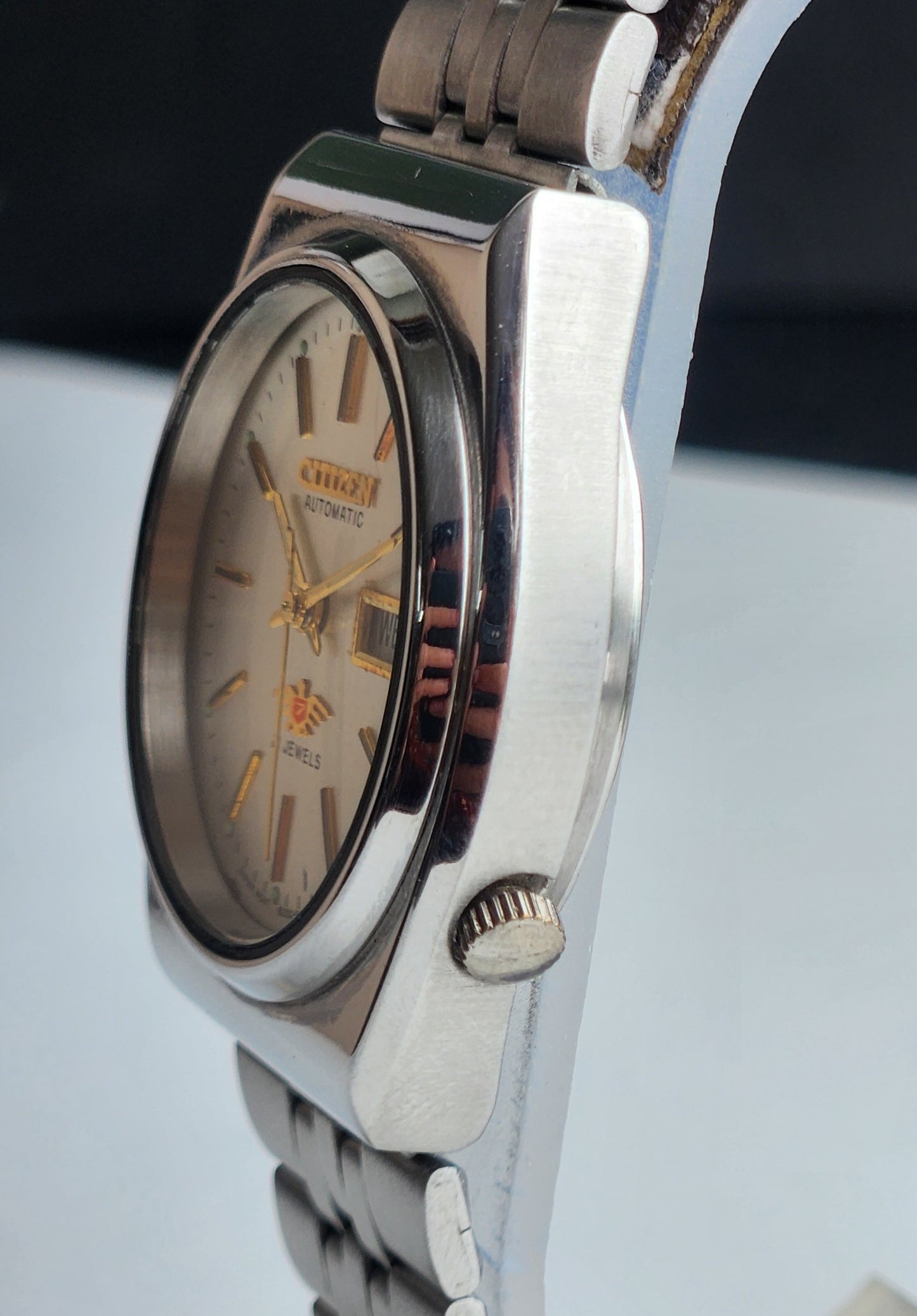 Vintage 1975 Original Citizen Automatic 8200 White Face 21 Jewels Day-Date Japanese Men's Wrist Watch EA22