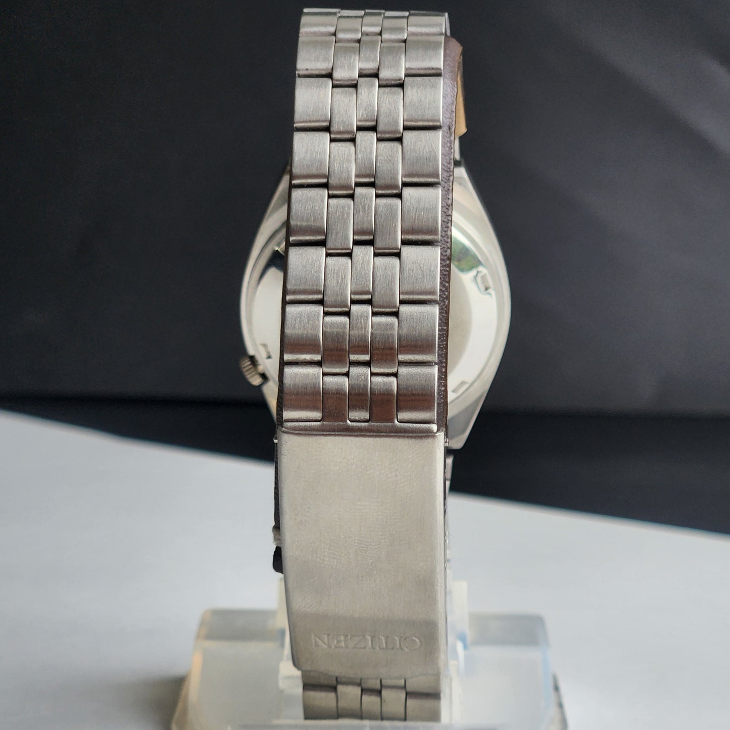 Vintage 1975 Original Citizen Automatic 8200 White Face 21 Jewels Day-Date Japanese Men's Wrist Watch EA22