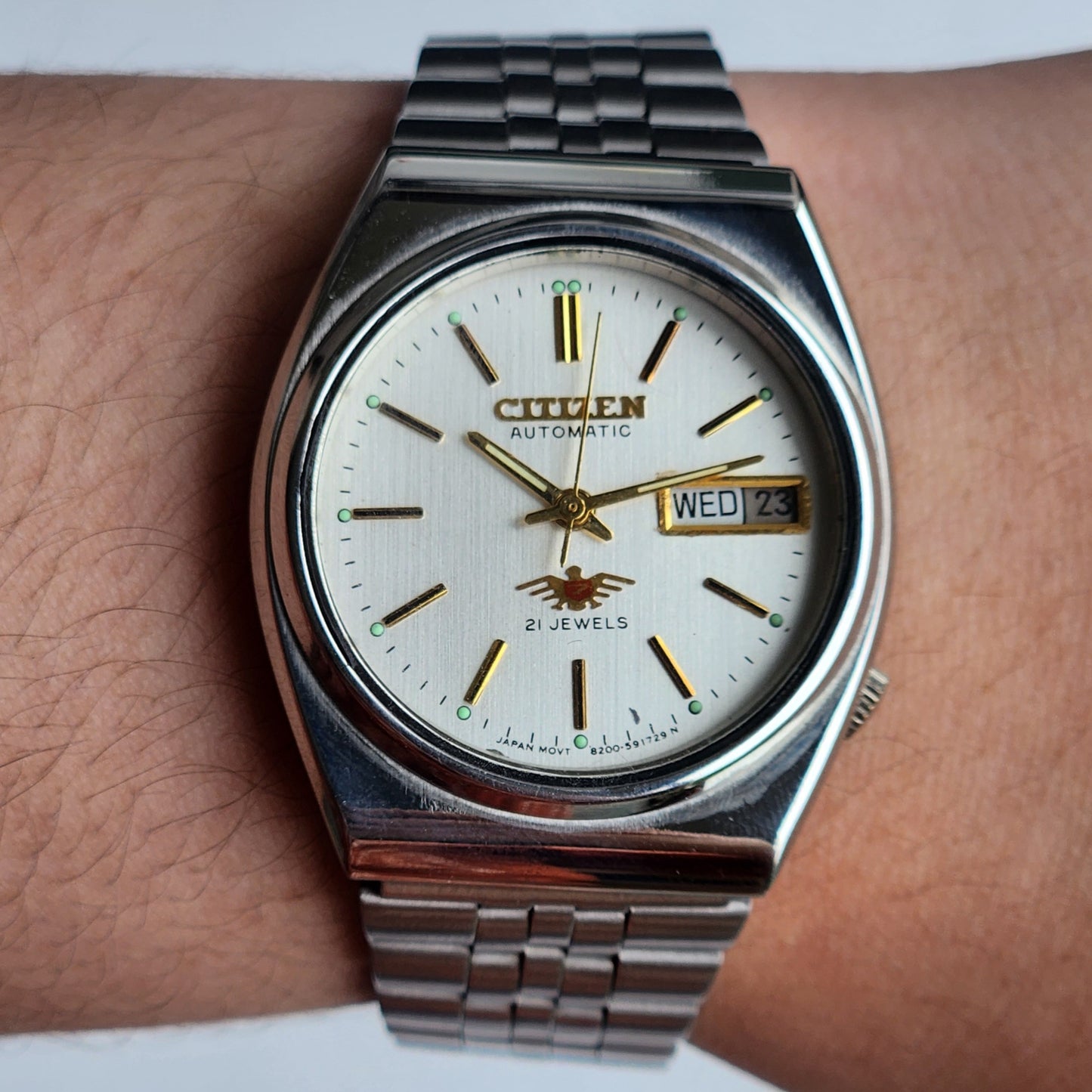 Vintage 1975 Original Citizen Automatic 8200 White Face 21 Jewels Day-Date Japanese Men's Wrist Watch EA22