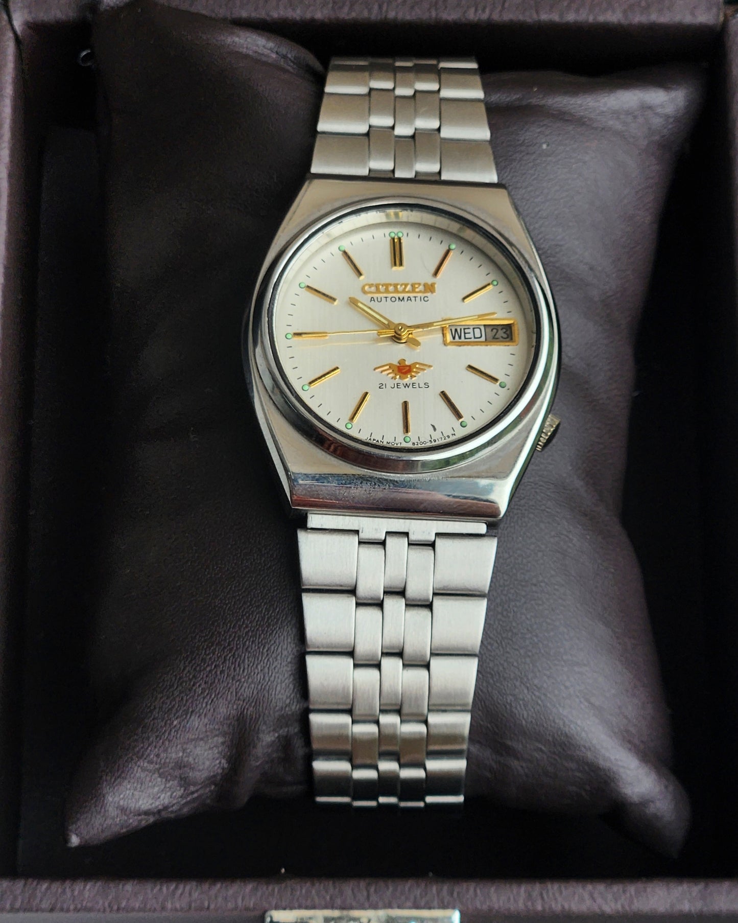 Vintage 1975 Original Citizen Automatic 8200 White Face 21 Jewels Day-Date Japanese Men's Wrist Watch EA22