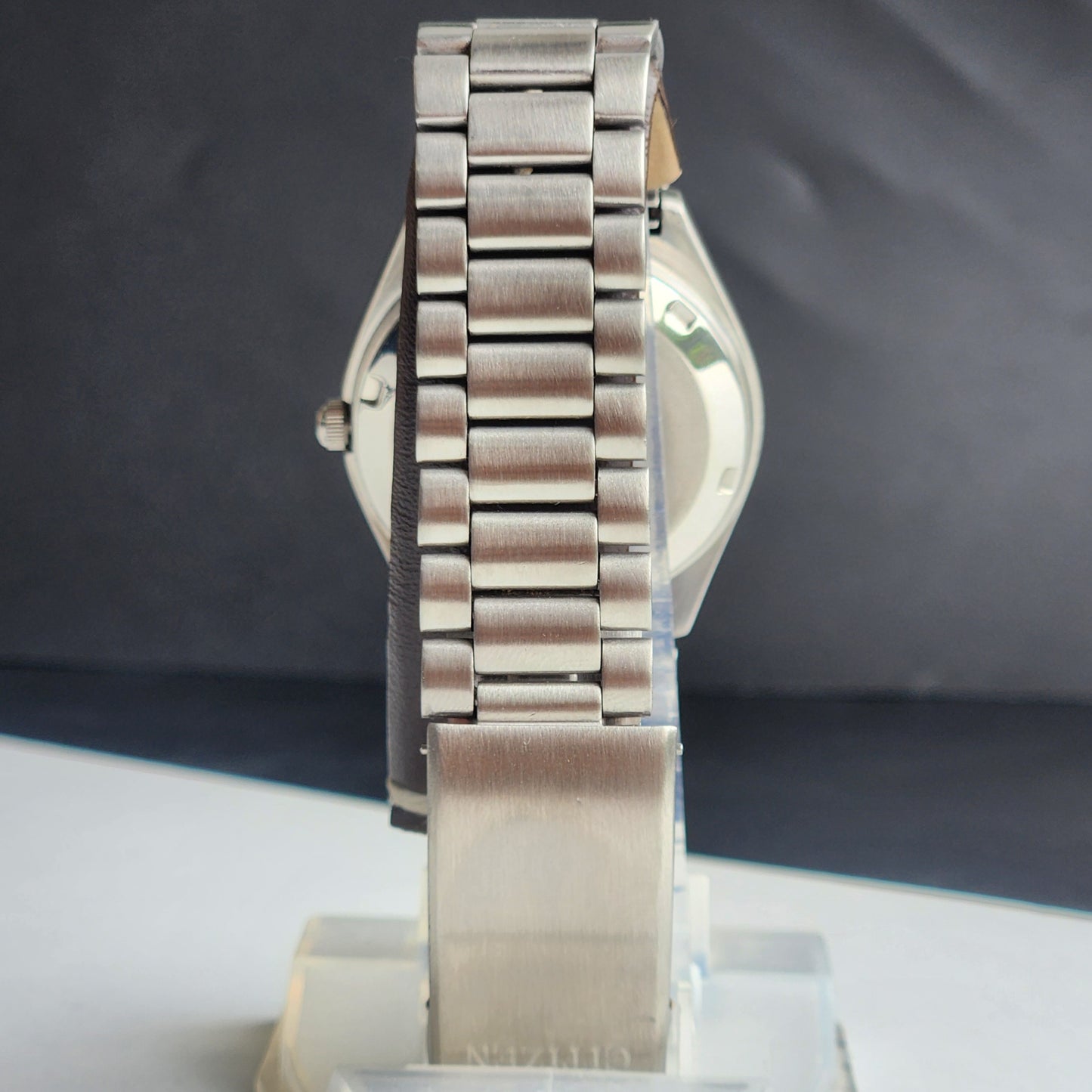 Vintage 1982 Original Citizen Automatic 8200 Grey Face 21 Jewels Day-Date Japanese Men's Wrist Watch EA23
