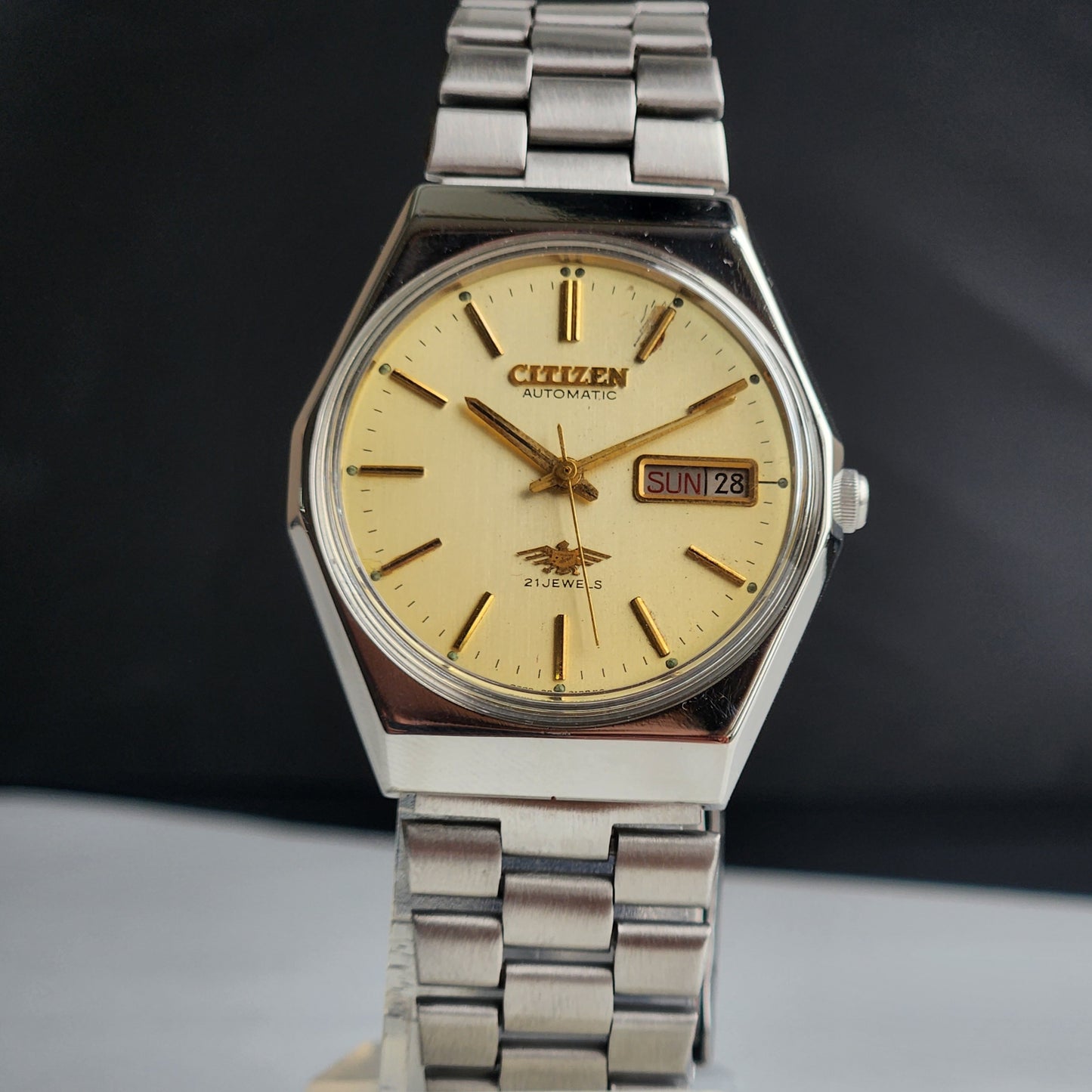 Vintage 1977 Original Citizen Automatic 8200 Golden Face 21 Jewels Day-Date Japanese Men's Wrist Watch EA25