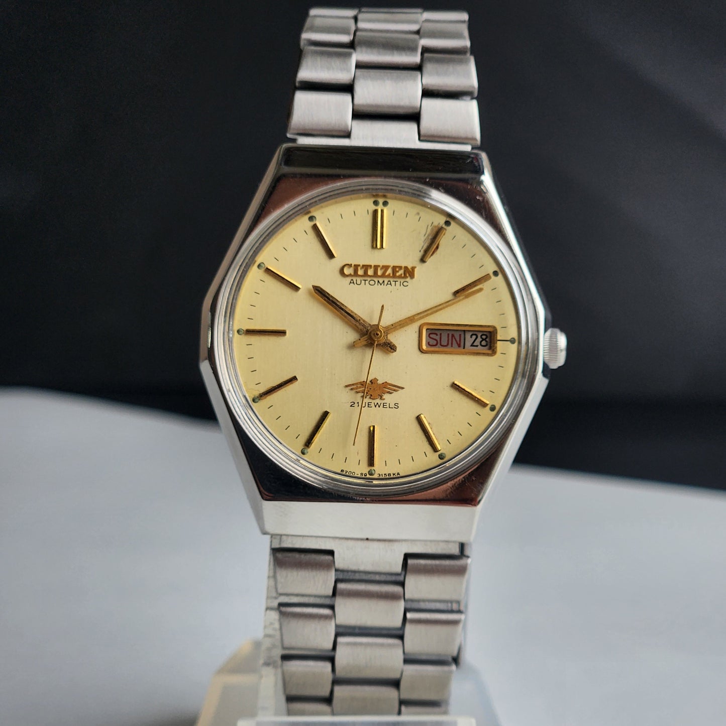 Vintage 1977 Original Citizen Automatic 8200 Golden Face 21 Jewels Day-Date Japanese Men's Wrist Watch EA25