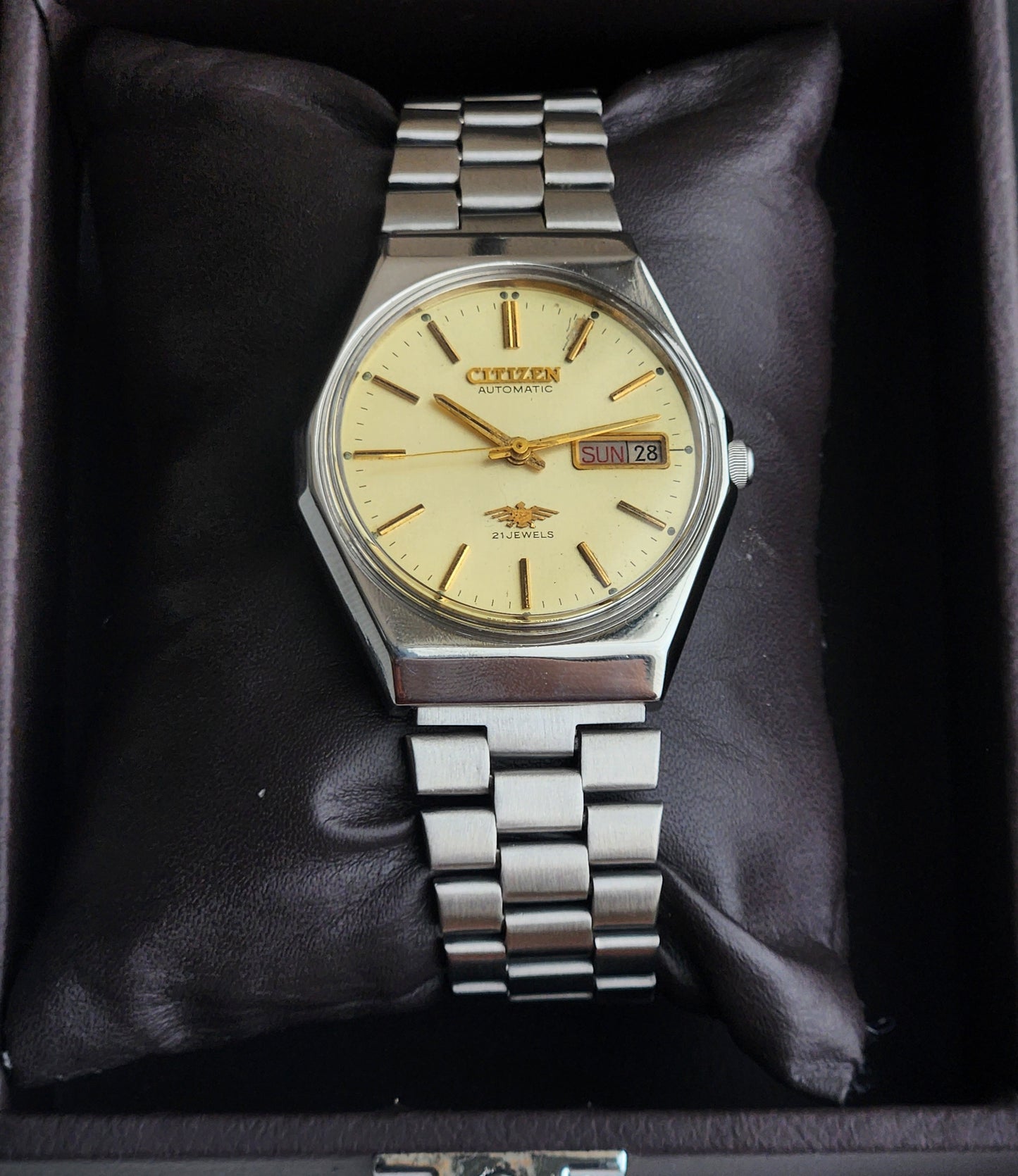 Vintage 1977 Original Citizen Automatic 8200 Golden Face 21 Jewels Day-Date Japanese Men's Wrist Watch EA25