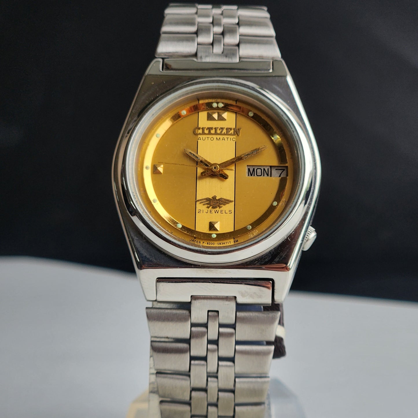 Vintage 1978 Original Citizen Automatic 8200 Golden Face 21 Jewels Day-Date Japanese Men's Wrist Watch EA26