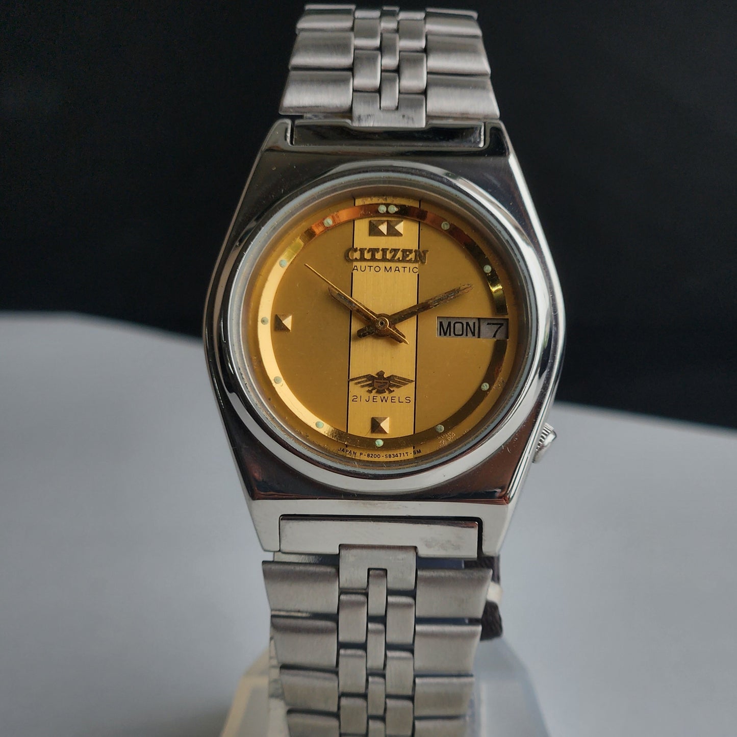 Vintage 1978 Original Citizen Automatic 8200 Golden Face 21 Jewels Day-Date Japanese Men's Wrist Watch EA26