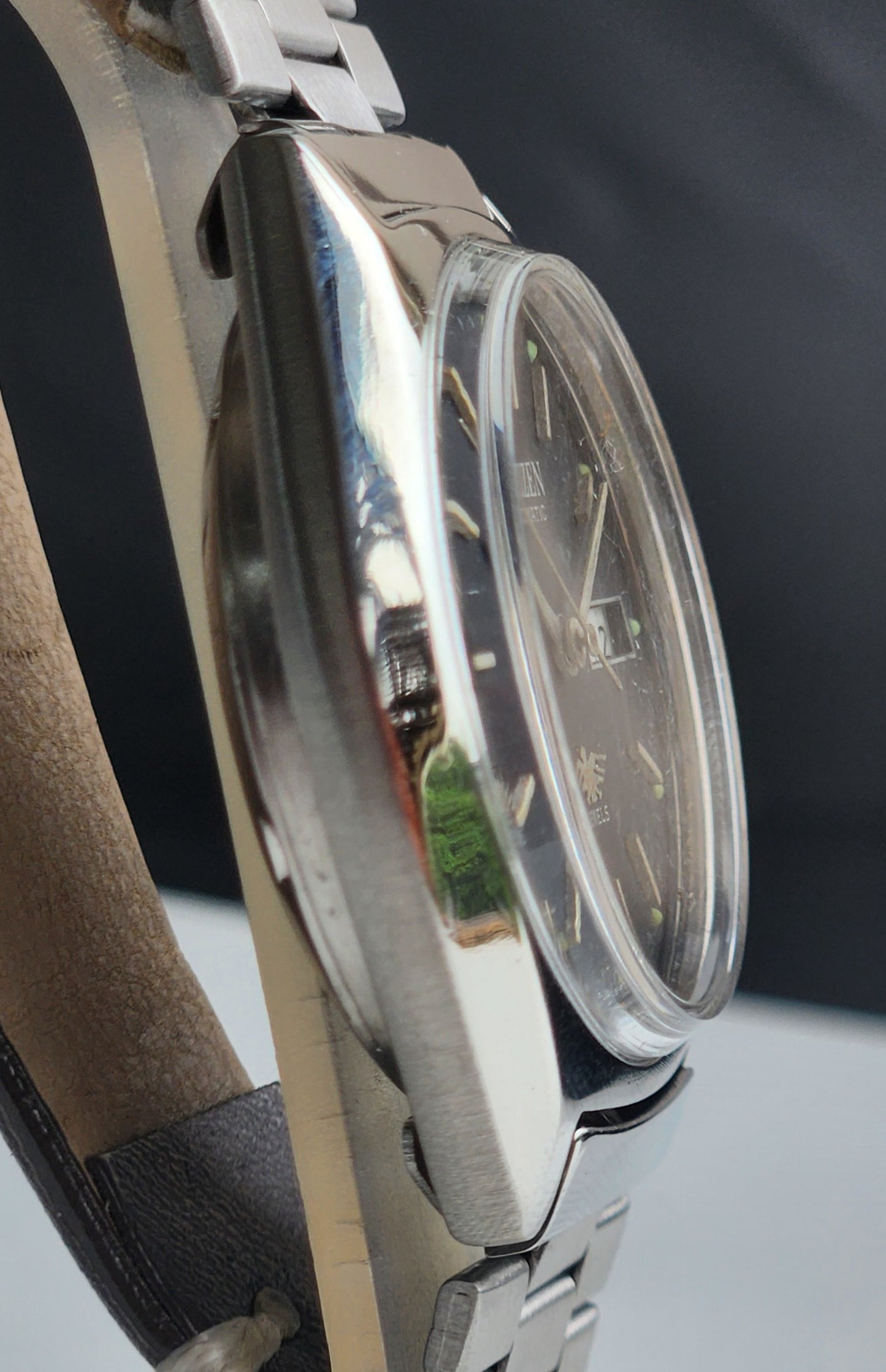 Vintage 1979 Original Citizen Automatic 8200 Face Face 21 Jewels Day-Date Japanese Men's Wrist Watch EA27