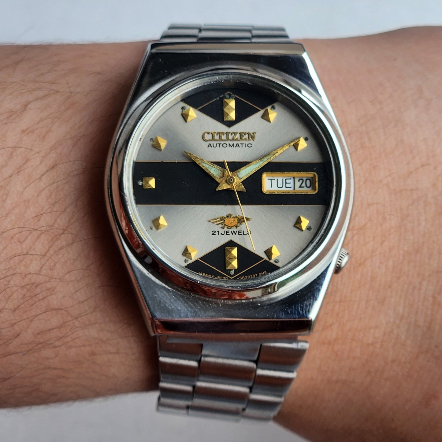 Vintage 1983 Original Citizen Automatic 8200 Grey Face 21 Jewels Day-Date Japanese Men's Wrist Watch EA29