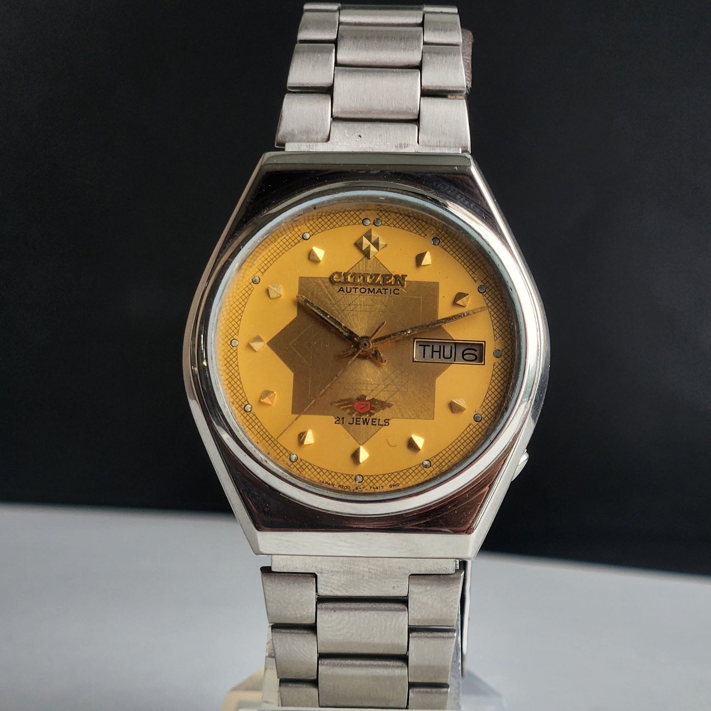 Vintage 1978 Original Citizen Automatic 8200 Golden Face 21 Jewels Day-Date Japanese Men's Wrist Watch EA30