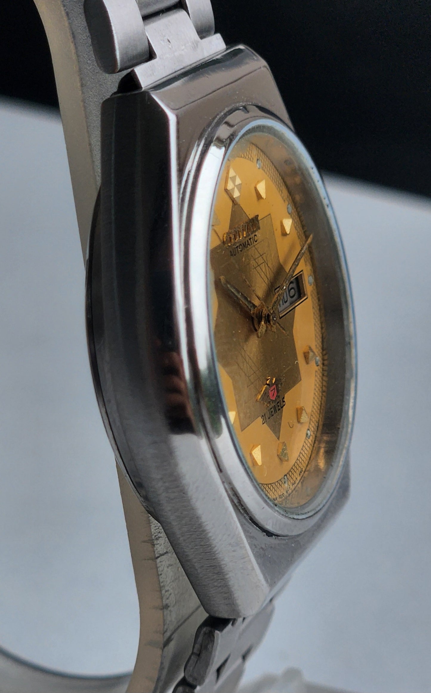 Vintage 1978 Original Citizen Automatic 8200 Golden Face 21 Jewels Day-Date Japanese Men's Wrist Watch EA30