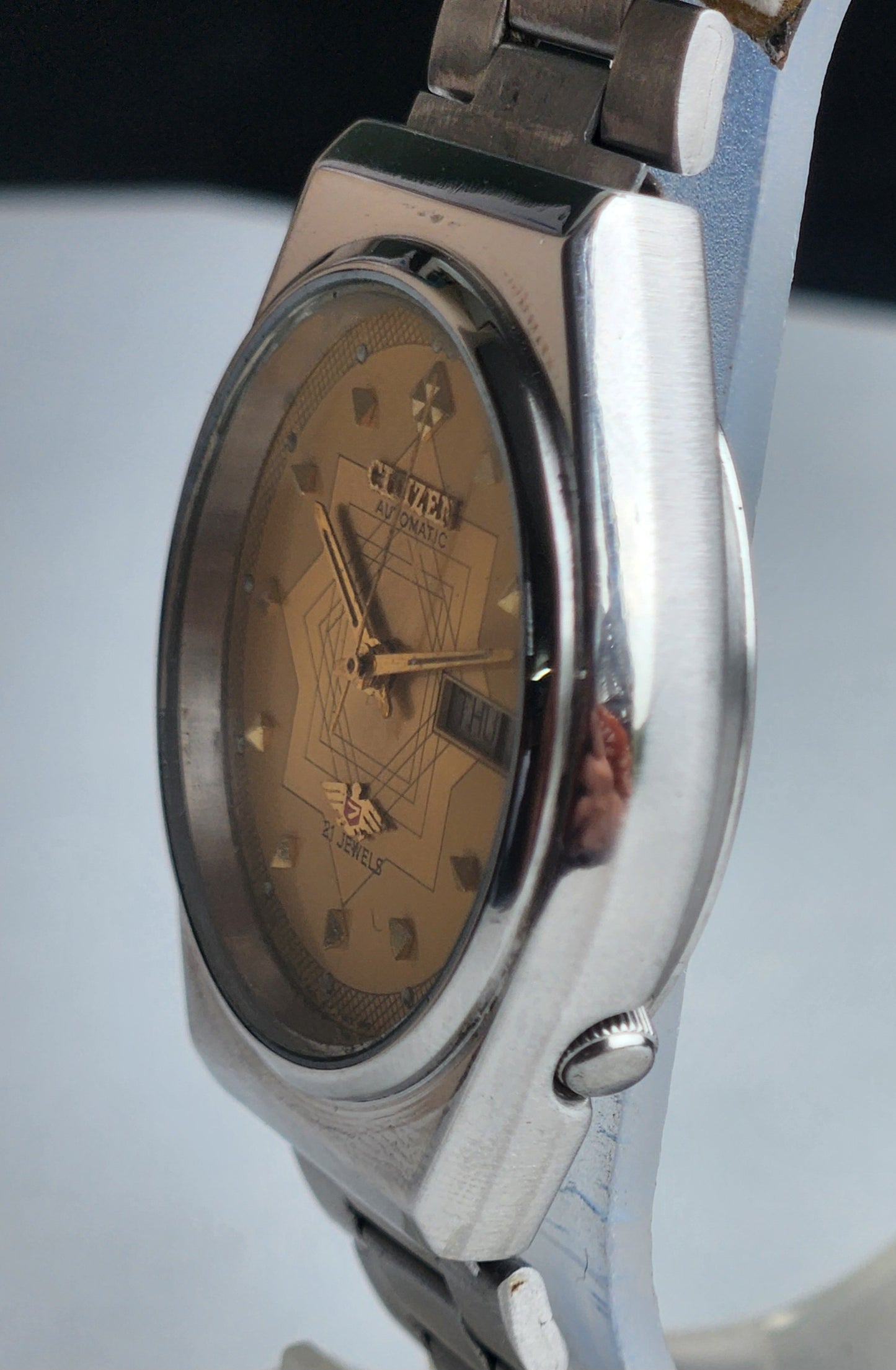 Vintage 1978 Original Citizen Automatic 8200 Golden Face 21 Jewels Day-Date Japanese Men's Wrist Watch EA30
