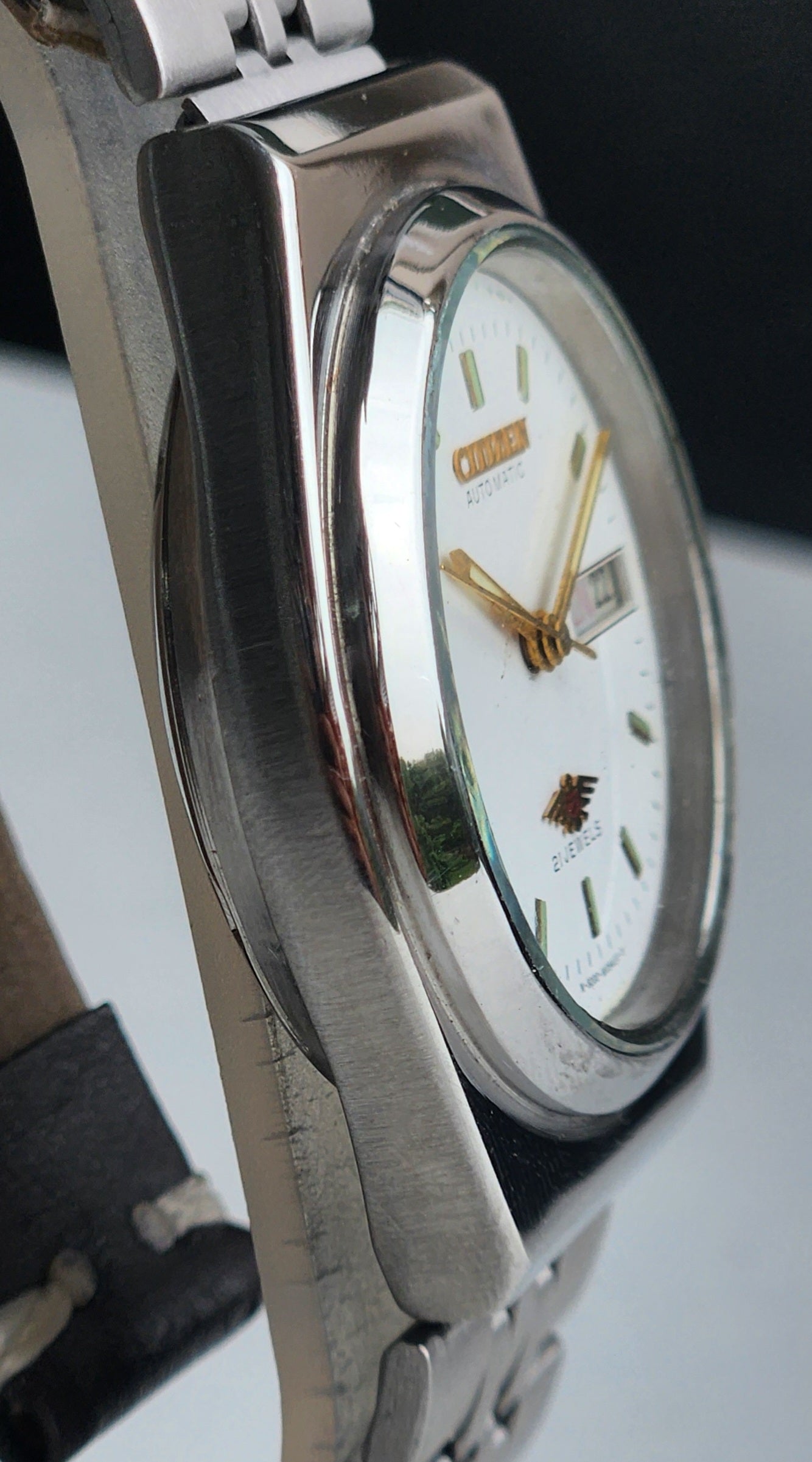 Vintage 1991 Original Citizen Automatic 8200 White Face 21 Jewels Day-Date Japanese Men's Wrist Watch EA32