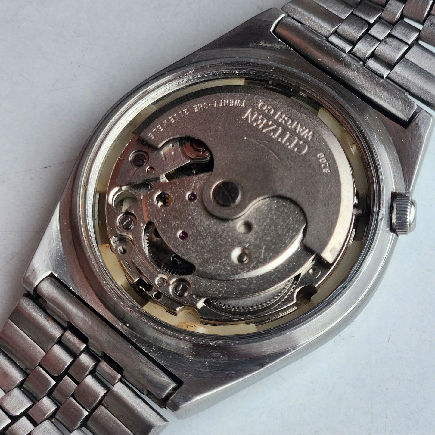 Vintage 1991 Original Citizen Automatic 8200 White Face 21 Jewels Day-Date Japanese Men's Wrist Watch EA32