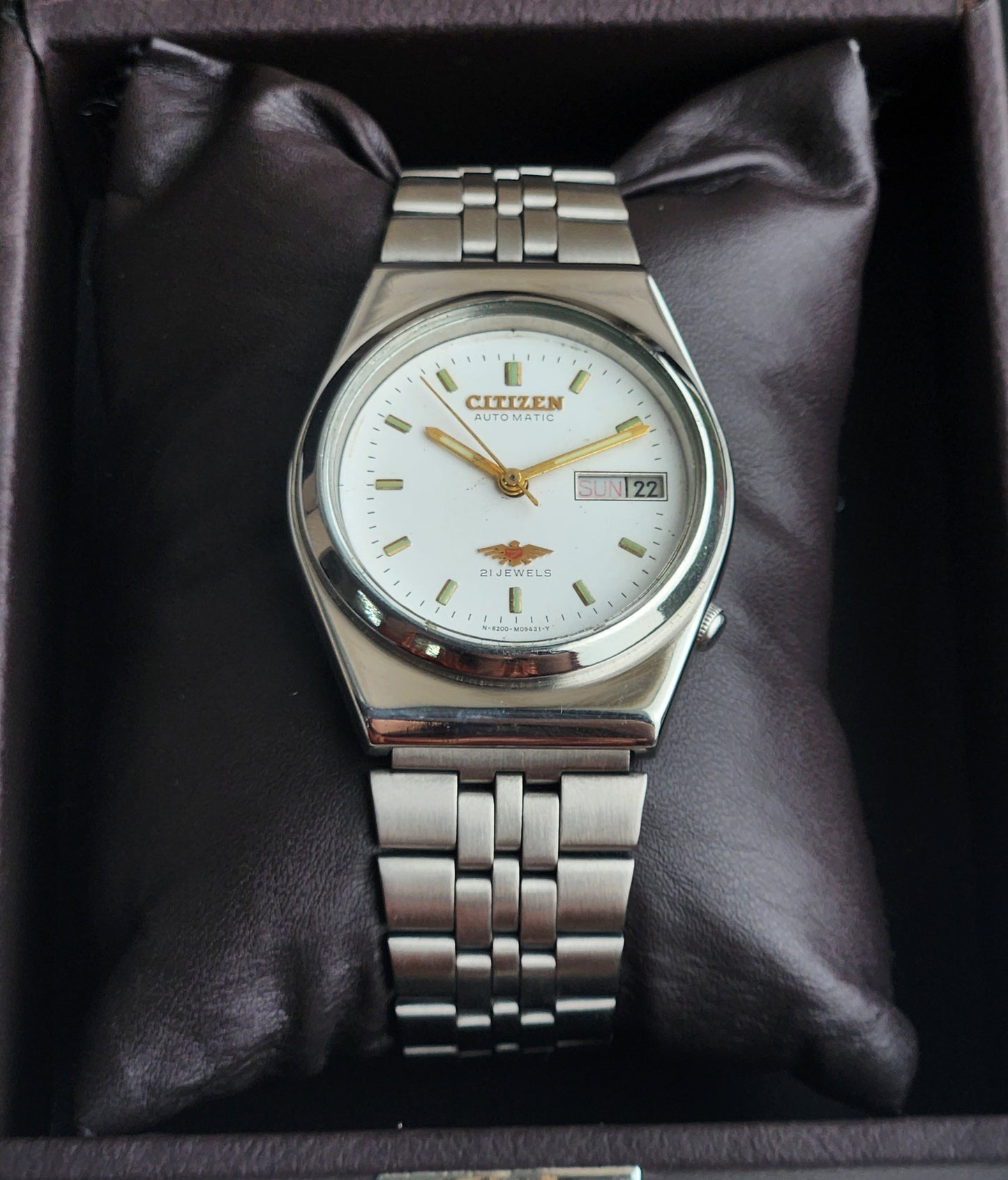 Vintage 1991 Original Citizen Automatic 8200 White Face 21 Jewels Day-Date Japanese Men's Wrist Watch EA32