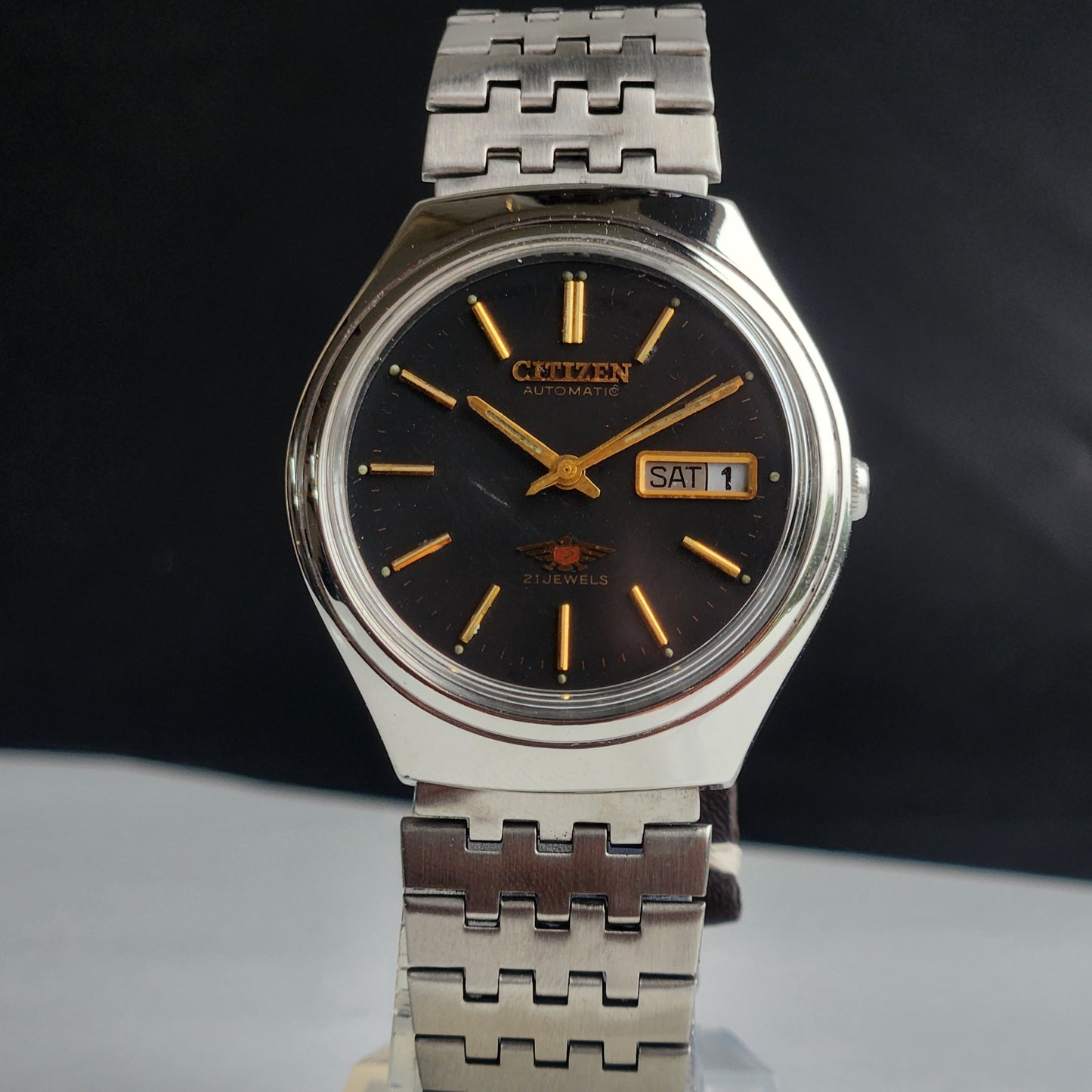 Vintage 1982 Original Citizen Automatic 8200 White Face 21 Jewels Day-Date Japanese Men's Wrist Watch EA33