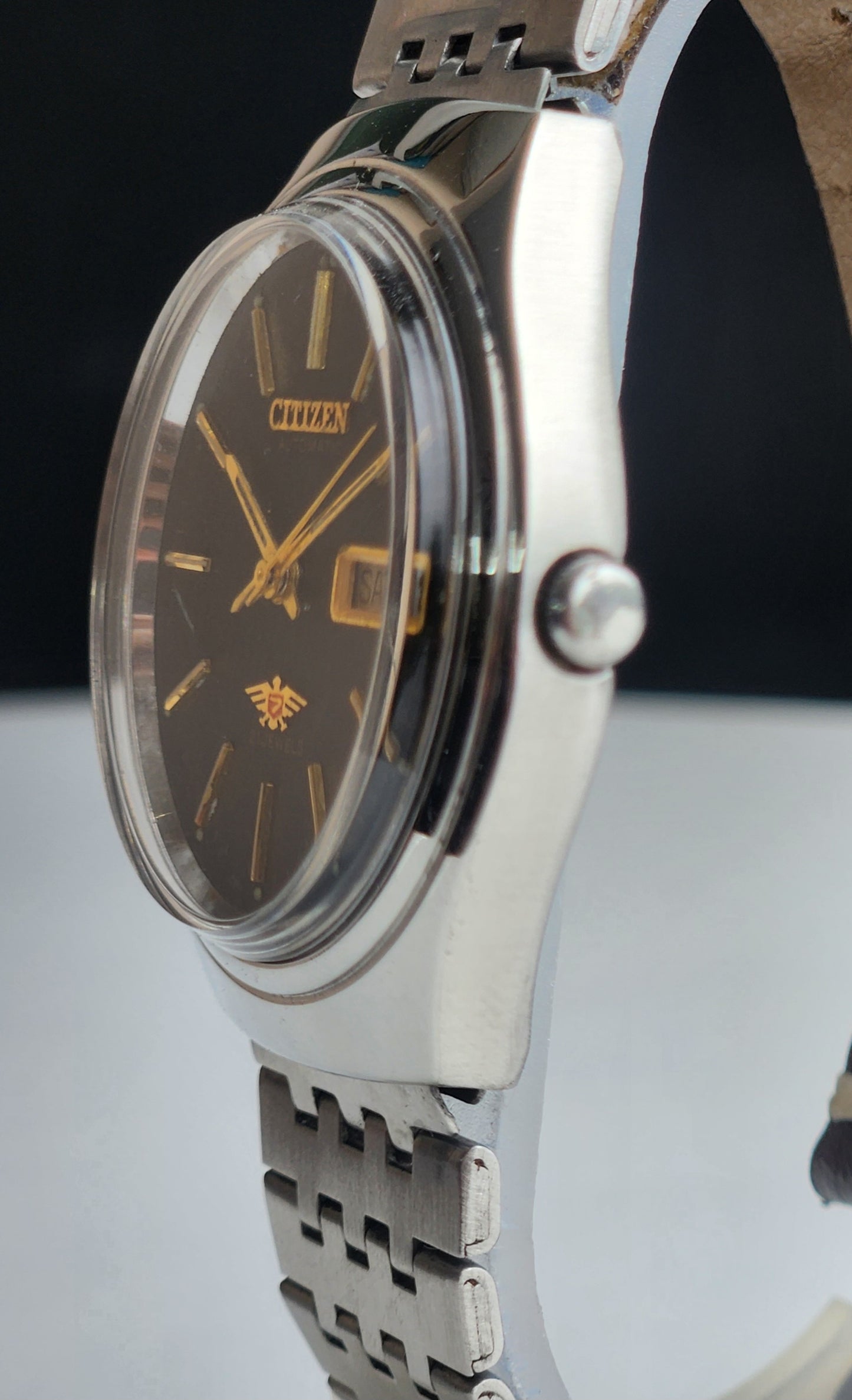 Vintage 1982 Original Citizen Automatic 8200 White Face 21 Jewels Day-Date Japanese Men's Wrist Watch EA33