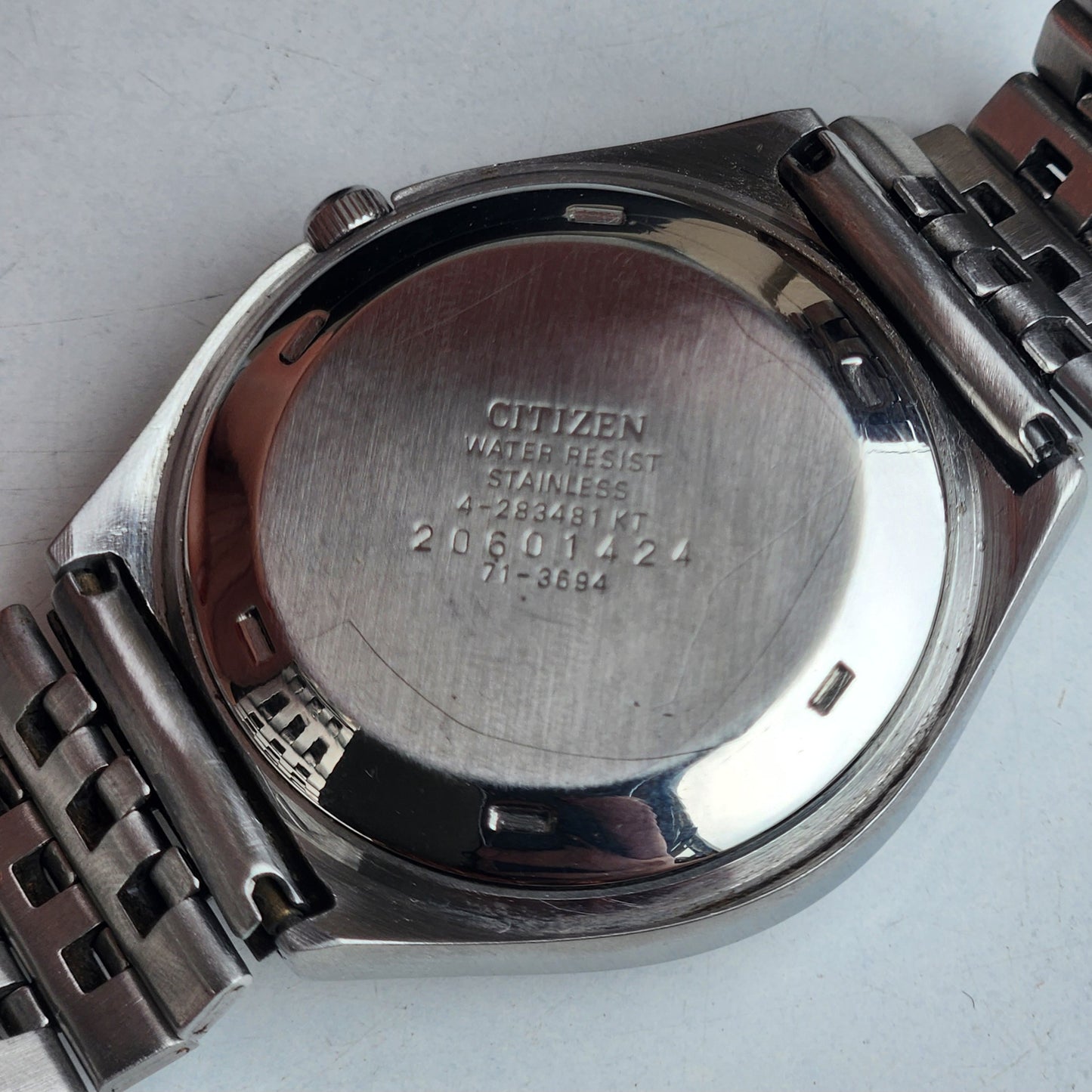 Vintage 1982 Original Citizen Automatic 8200 White Face 21 Jewels Day-Date Japanese Men's Wrist Watch EA33
