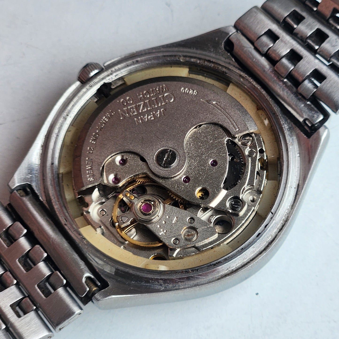 Vintage 1982 Original Citizen Automatic 8200 White Face 21 Jewels Day-Date Japanese Men's Wrist Watch EA33