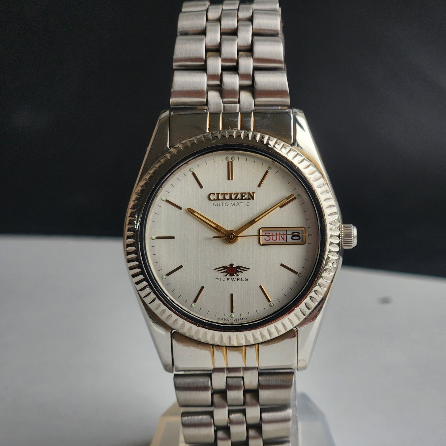 Vintage 1974 Original Citizen Automatic 8200 White Face 21 Jewels Day-Date Japanese Men's Wrist Watch EA34
