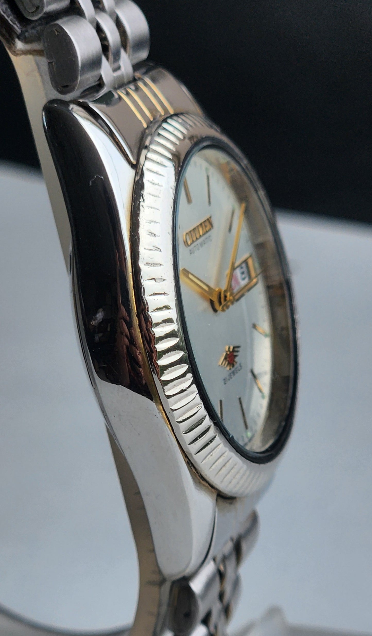 Vintage 1974 Original Citizen Automatic 8200 White Face 21 Jewels Day-Date Japanese Men's Wrist Watch EA34