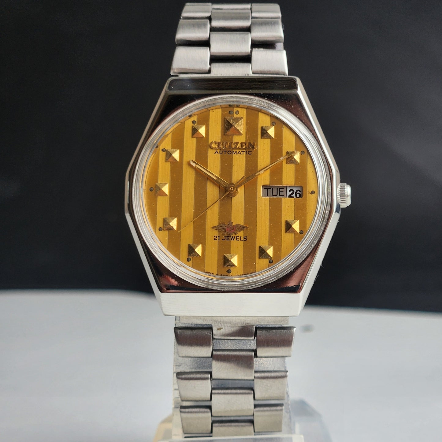Vintage 1974 Original Citizen Automatic 8200 Golden Face 21 Jewels Day-Date Japanese Men's Wrist Watch EA35