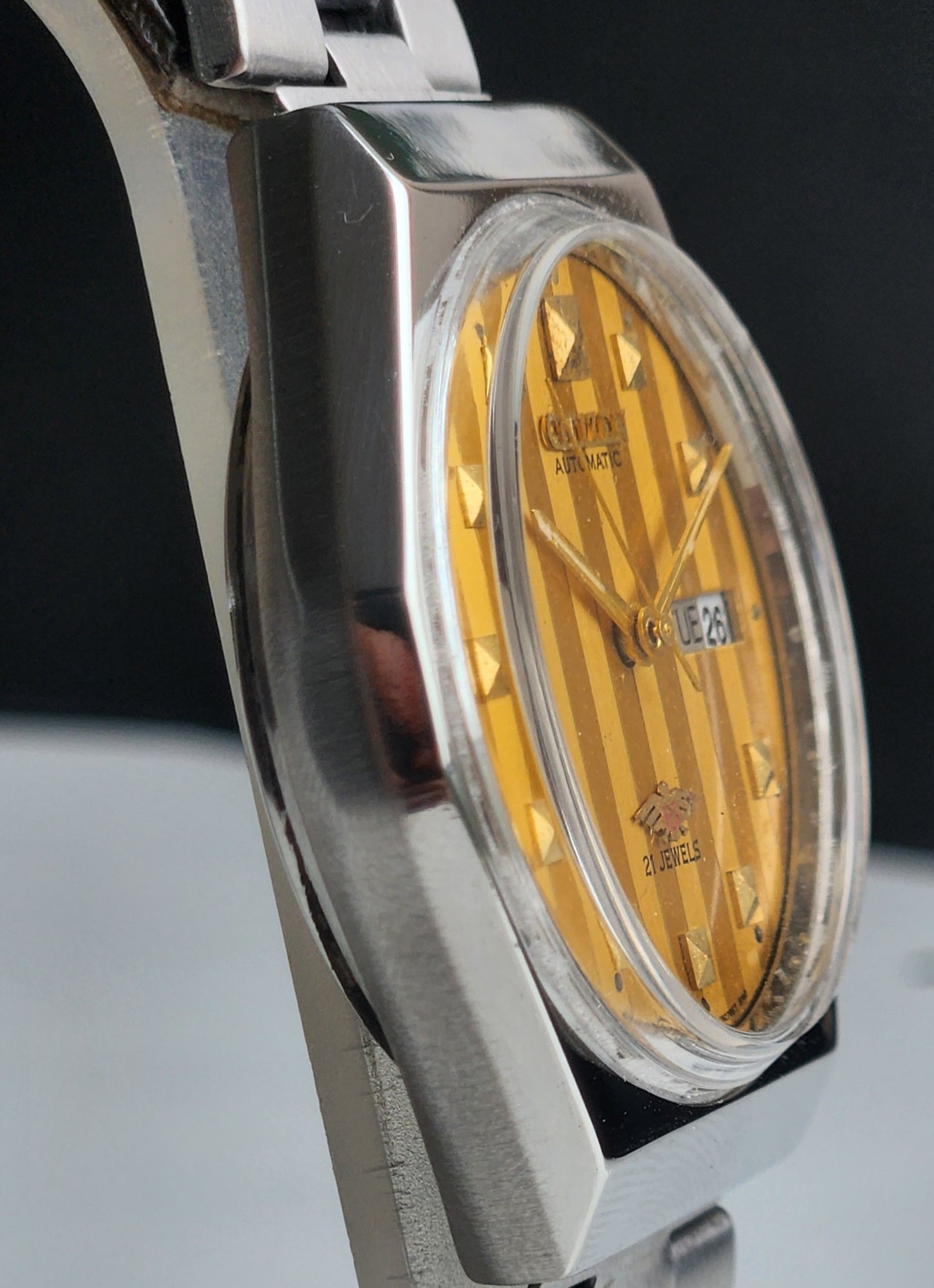 Vintage 1974 Original Citizen Automatic 8200 Golden Face 21 Jewels Day-Date Japanese Men's Wrist Watch EA35