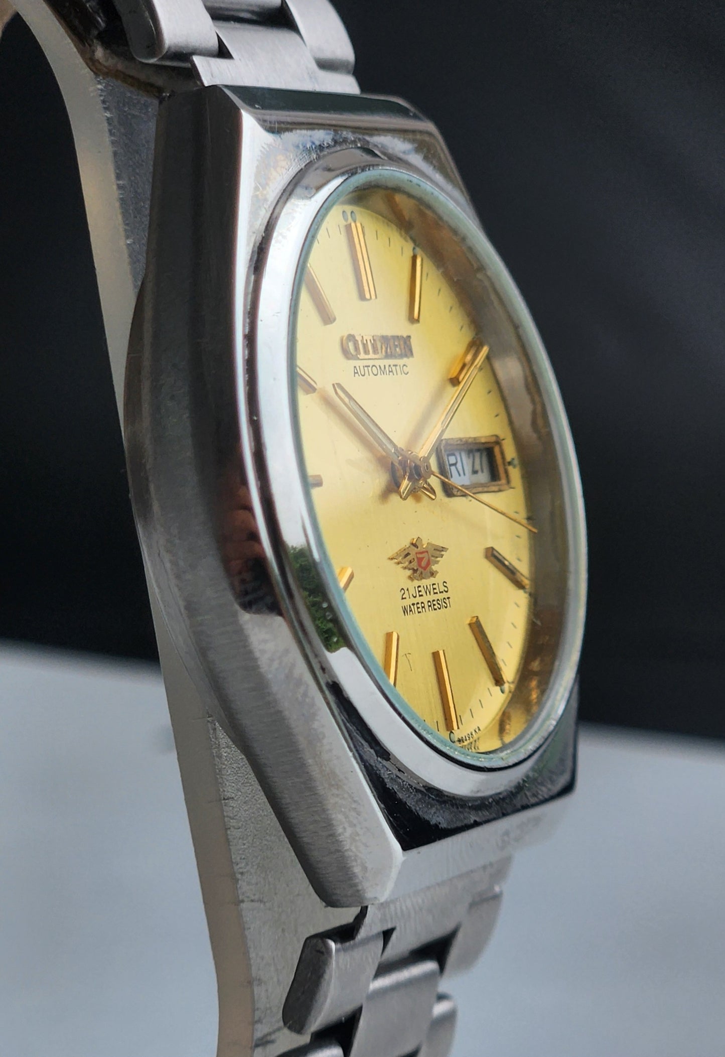 Vintage 1980 Original Citizen Automatic 8200 Golden Face 21 Jewels Day-Date Japanese Men's Wrist Watch EA37