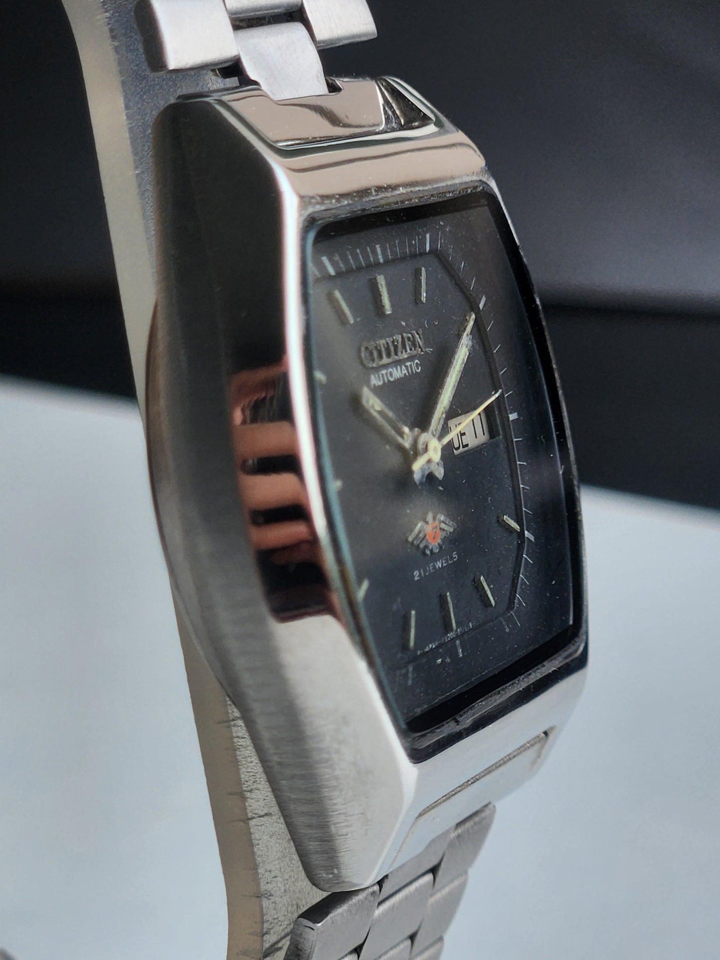 Vintage 1975 Original Citizen Automatic 8200 Black Face 21 Jewels Day-Date Japanese Men's Wrist Watch EA39