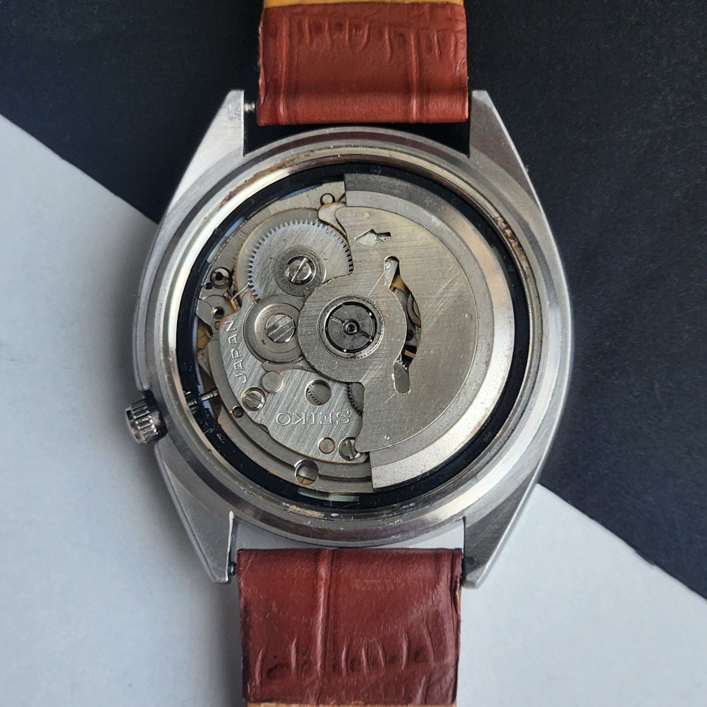 Vintage 1989 Original Seiko 5 Automatic 7009-3040 Blue Face 17 Jewels Tan Leather Strap Day-Date Japanese Men's Wrist Watch EG199