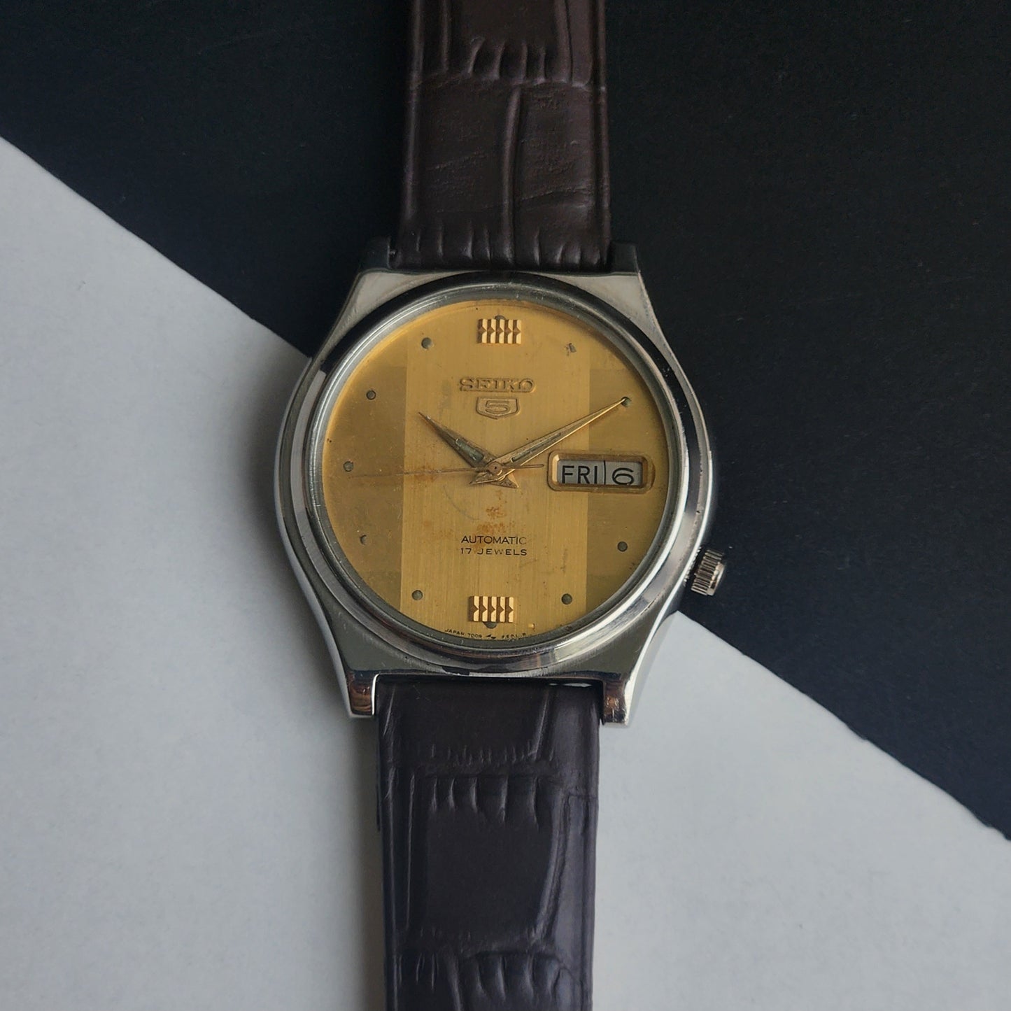 Vintage 1981 Original Seiko 5 Automatic 7009-3171 Golden Face 17 Jewels Brown Leather Strap Day-Date Japanese Men's Wrist Watch EG202