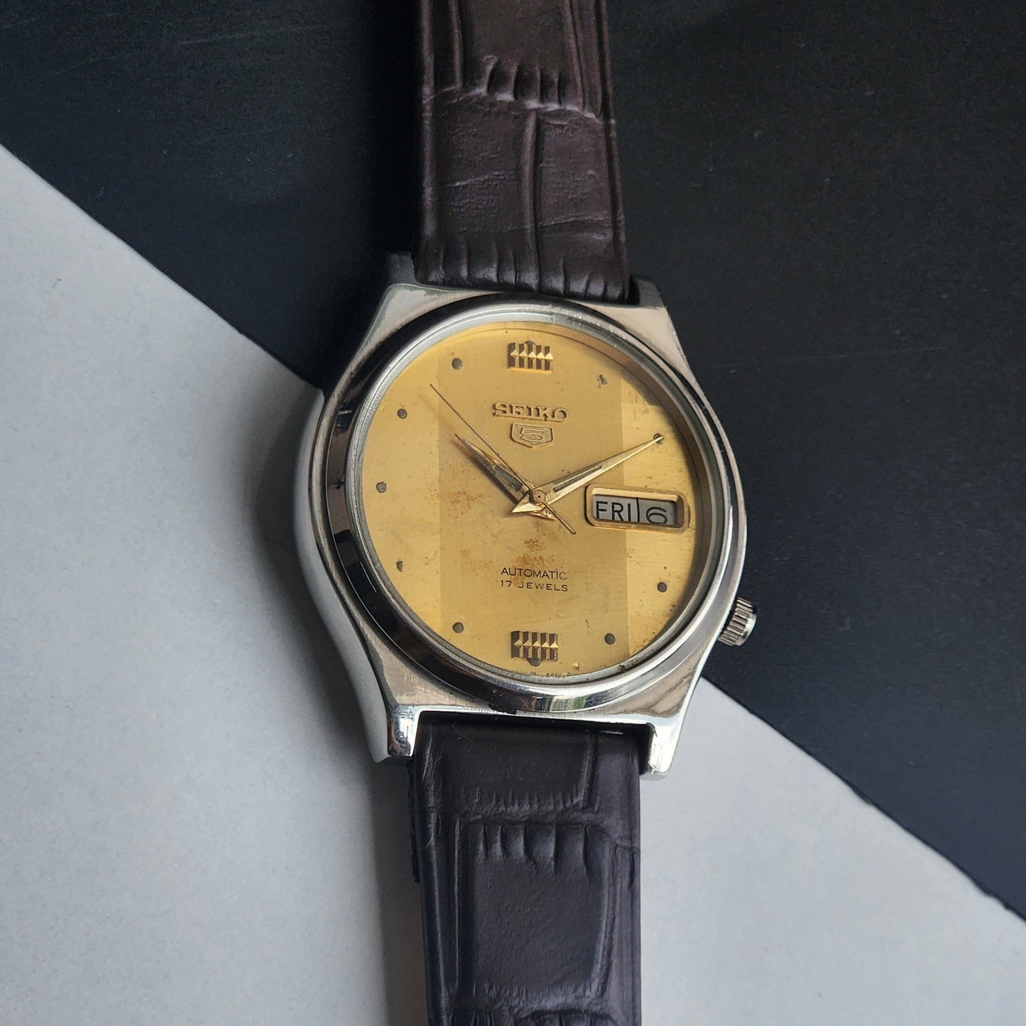 Vintage 1981 Original Seiko 5 Automatic 7009-3171 Golden Face 17 Jewels Brown Leather Strap Day-Date Japanese Men's Wrist Watch EG202