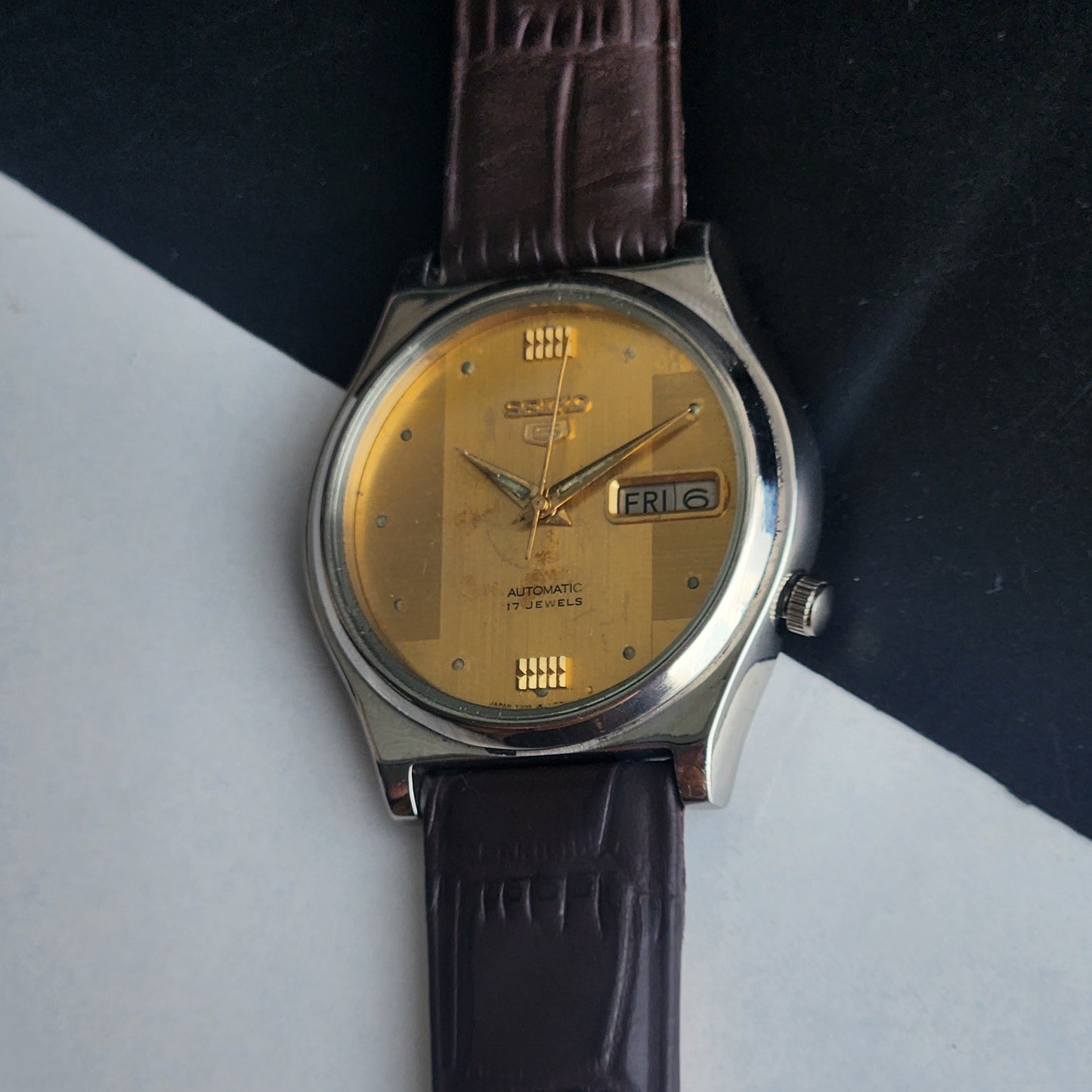 Vintage 1981 Original Seiko 5 Automatic 7009-3171 Golden Face 17 Jewels Brown Leather Strap Day-Date Japanese Men's Wrist Watch EG202