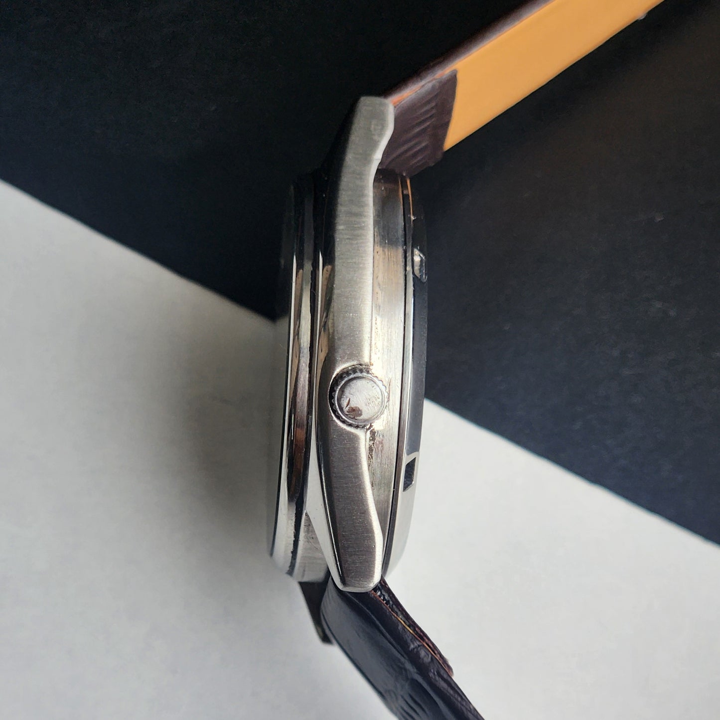Vintage 1989 Original Seiko 5 Automatic 7S26-0070 White Face 21 Jewels Brown Leather Strap Day-Date Japanese Men's Wrist Watch EG203