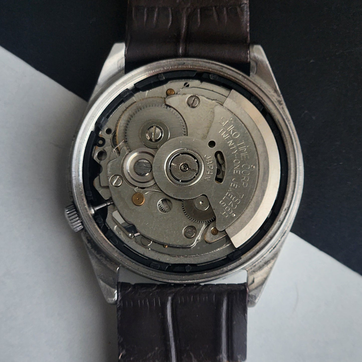 Vintage 1989 Original Seiko 5 Automatic 7S26-0070 White Face 21 Jewels Brown Leather Strap Day-Date Japanese Men's Wrist Watch EG203