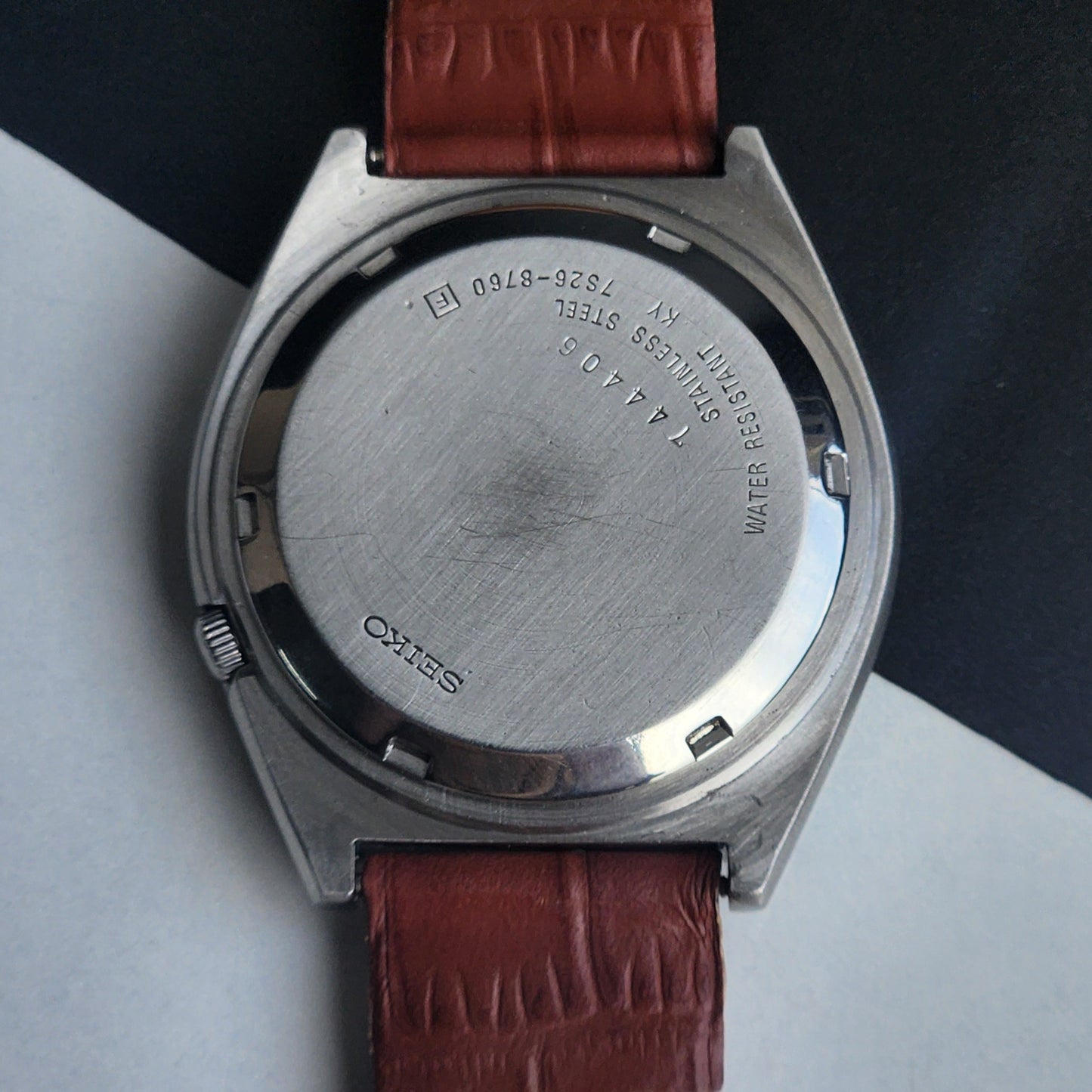 Vintage 1997 Original Seiko 5 Automatic 7S26-8760 Grey Face 21 Jewels Tan Leather Strap Day-Date Japanese Men's Wrist Watch EG204