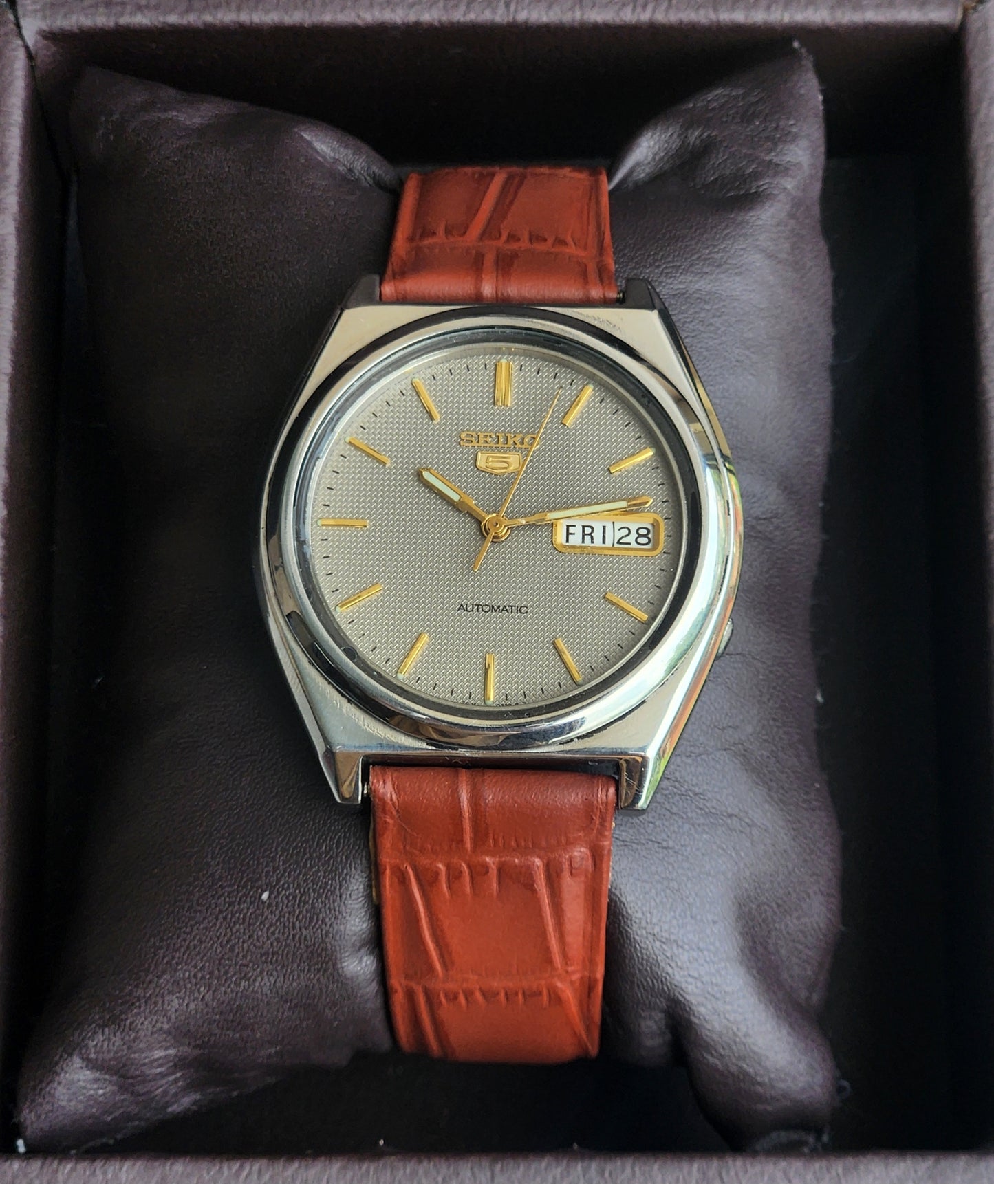 Vintage 1997 Original Seiko 5 Automatic 7S26-8760 Grey Face 21 Jewels Tan Leather Strap Day-Date Japanese Men's Wrist Watch EG204