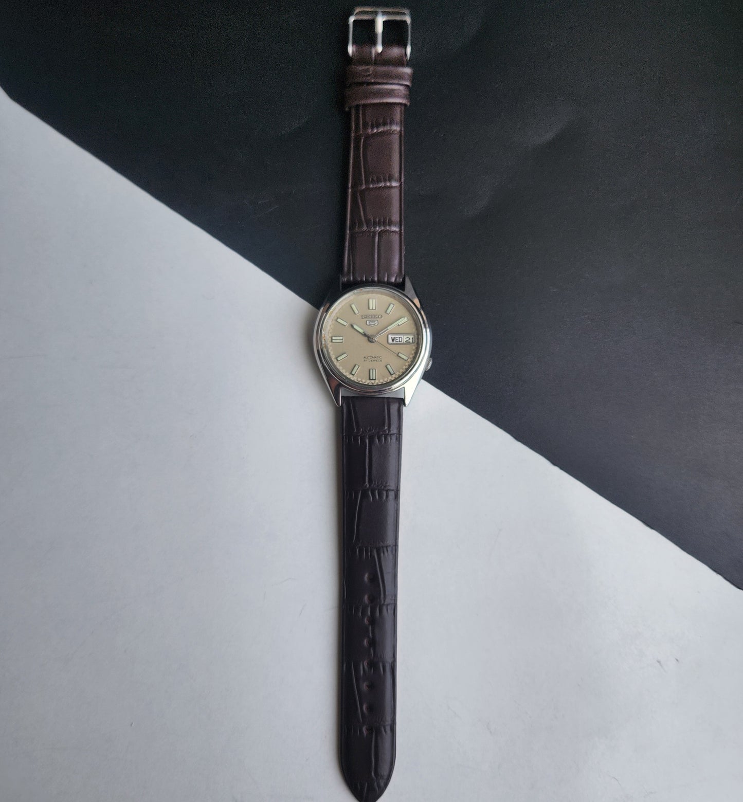 Vintage 1985 Original Seiko 5 Automatic 7S26-6000 Grey Face 21 Jewels Brown Leather Strap Day-Date Japanese Men's Wrist Watch EG205