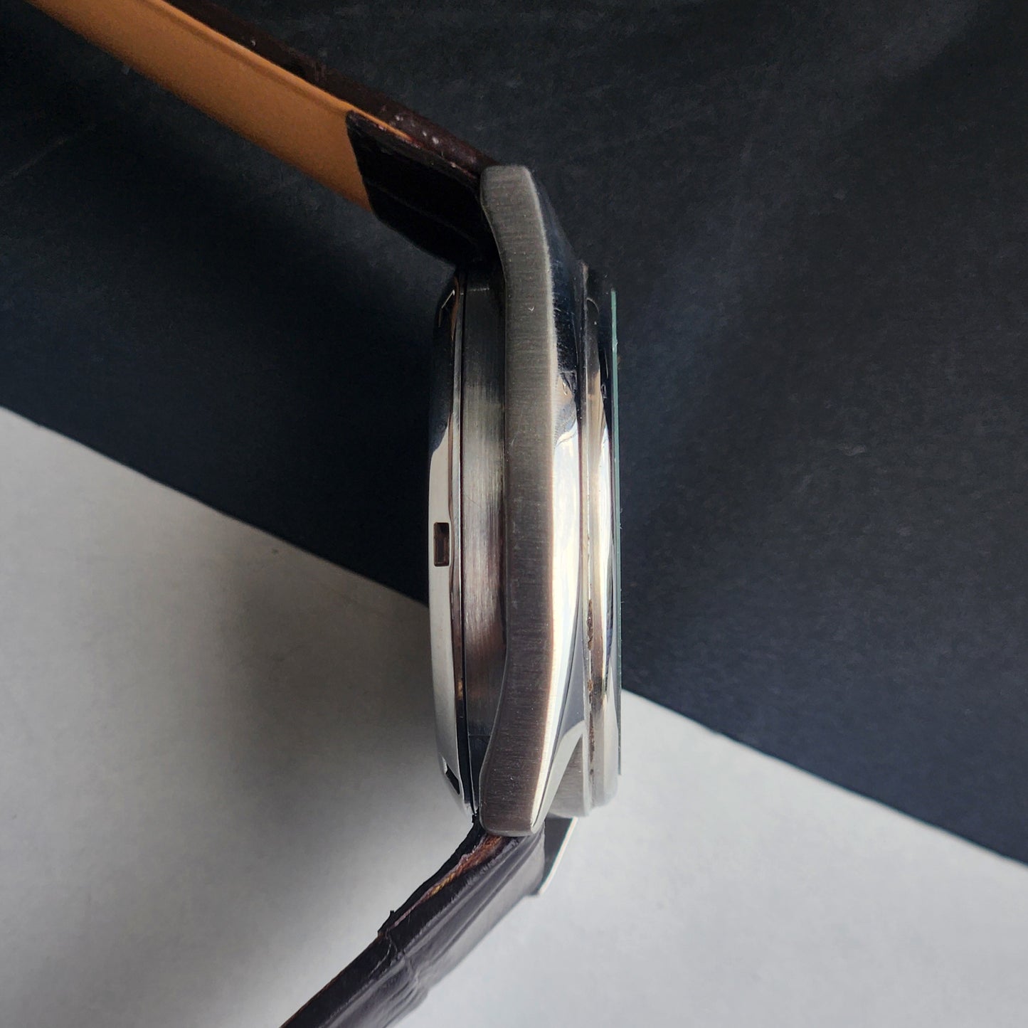 Vintage 1985 Original Seiko 5 Automatic 7S26-6000 Grey Face 21 Jewels Brown Leather Strap Day-Date Japanese Men's Wrist Watch EG205