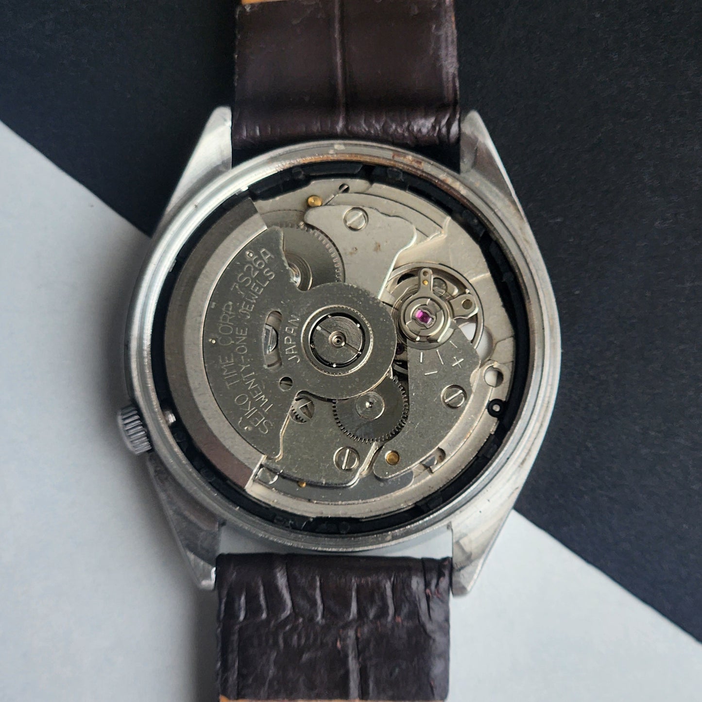 Vintage 1985 Original Seiko 5 Automatic 7S26-6000 Grey Face 21 Jewels Brown Leather Strap Day-Date Japanese Men's Wrist Watch EG205