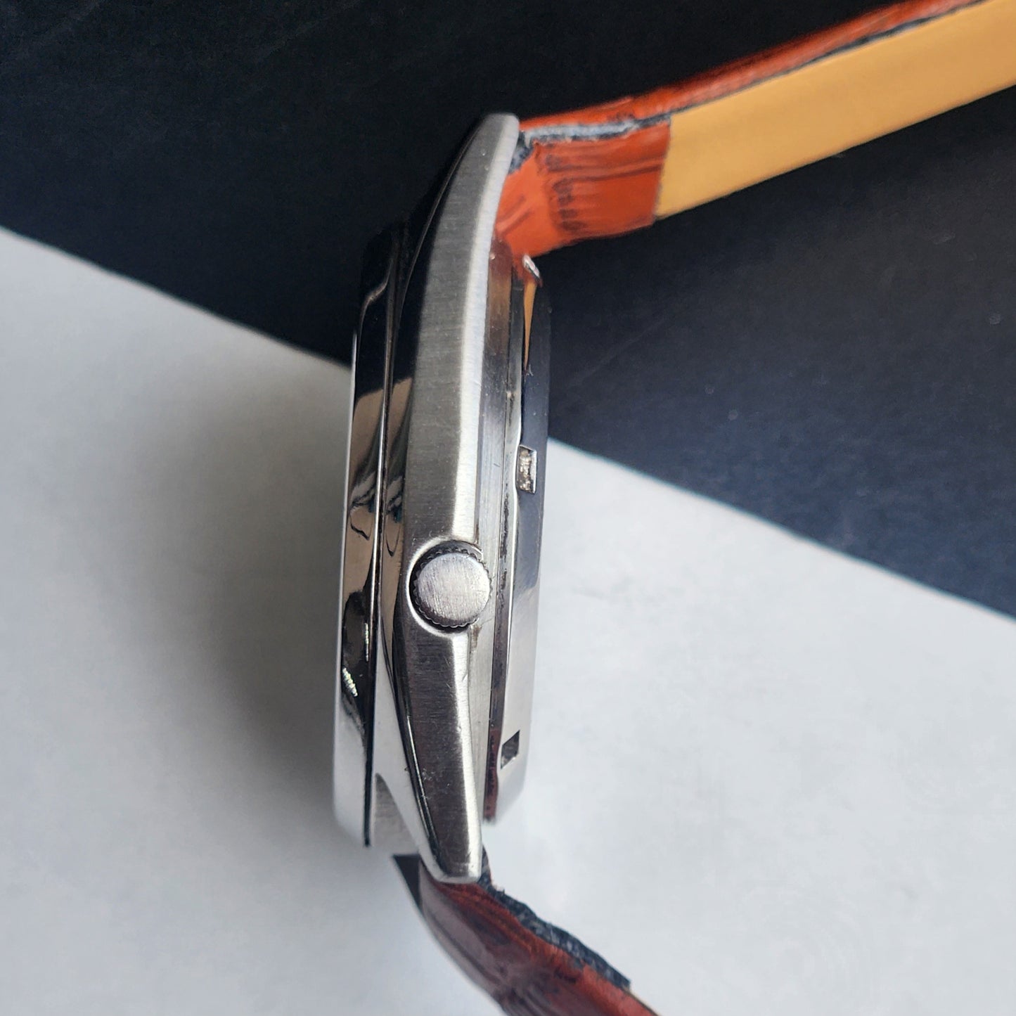 Vintage 1979 Original Seiko 5 Automatic 7S26-3040 Golden Face 21 Jewels Croco Tan Leather Strap Day-Date Japanese Men's Wrist Watch EG206