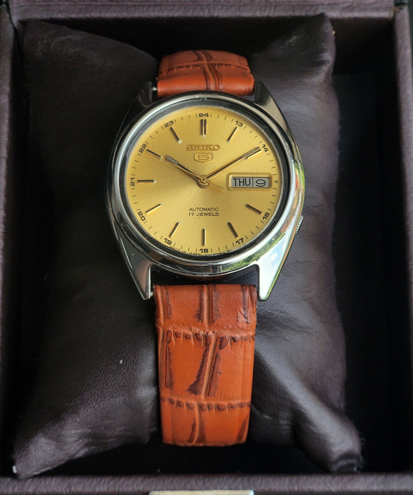 Vintage 1979 Original Seiko 5 Automatic 7S26-3040 Golden Face 21 Jewels Croco Tan Leather Strap Day-Date Japanese Men's Wrist Watch EG206