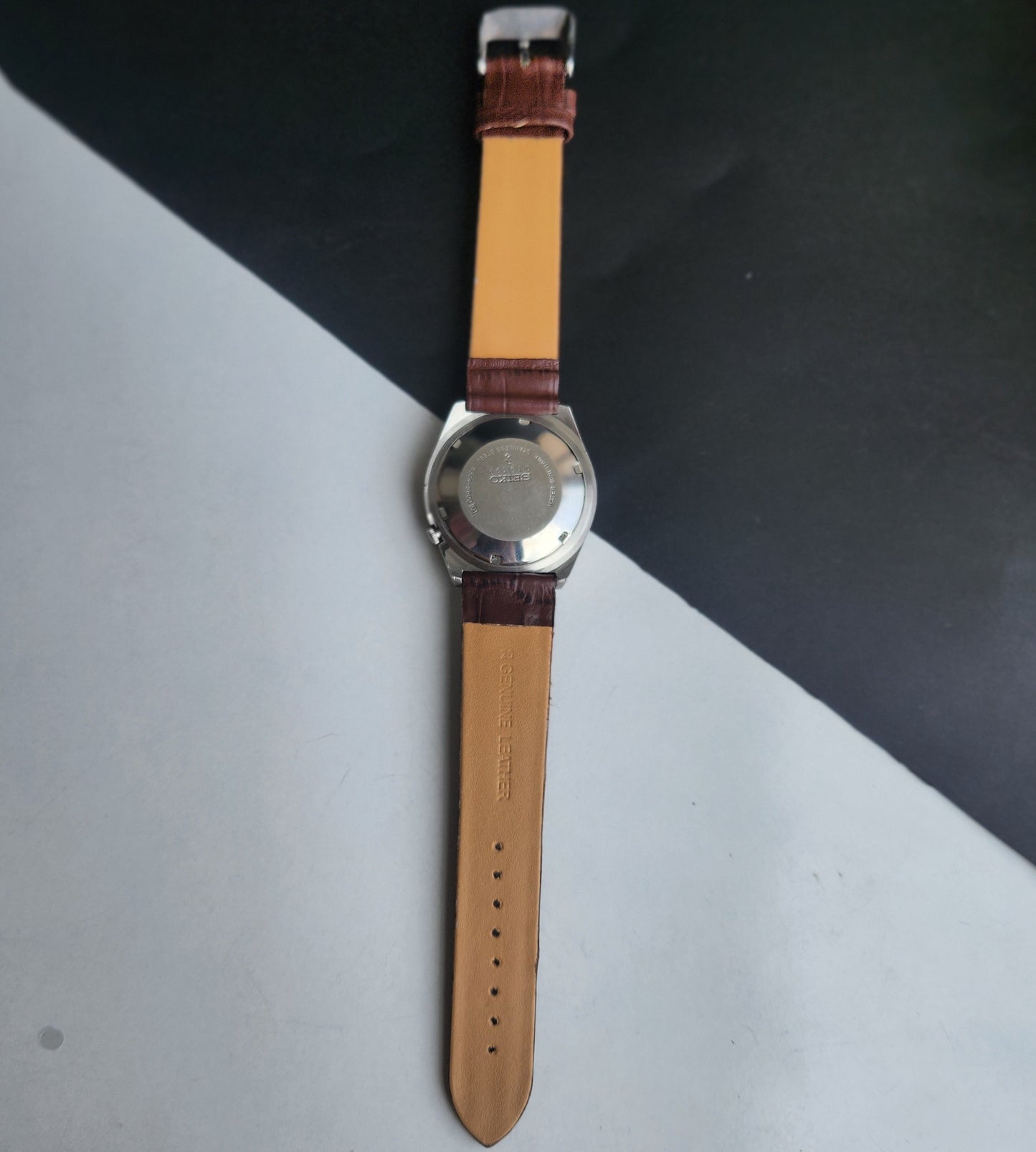 Vintage 1980 Original Seiko 5 Automatic 6309-8500 White Face 17 Jewels Croco Tan Leather Strap Day-Date Japanese Men's Wrist Watch EG207
