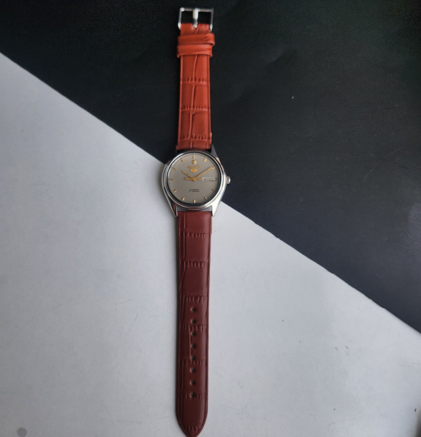 Vintage 1999 Original Seiko 5 Automatic 6309-6240 Grey Face 17 Jewels Tan Leather Strap Day-Date Japanese Men's Wrist Watch EG208