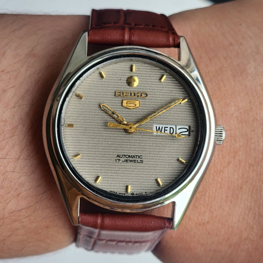Vintage 1999 Original Seiko 5 Automatic 6309-6240 Grey Face 17 Jewels Tan Leather Strap Day-Date Japanese Men's Wrist Watch EG208