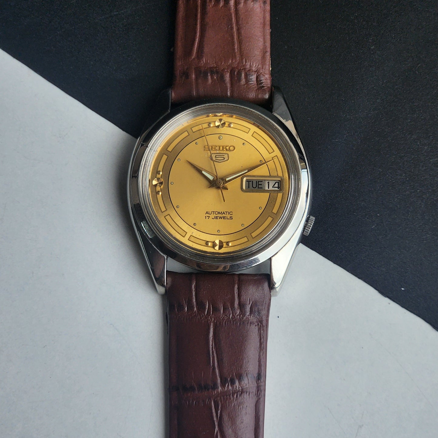 Vintage 1989 Original Seiko 5 Automatic 7009-821J Golden Face 17 Jewels Brown Leather Strap Day-Date Japanese Men's Wrist Watch EG209