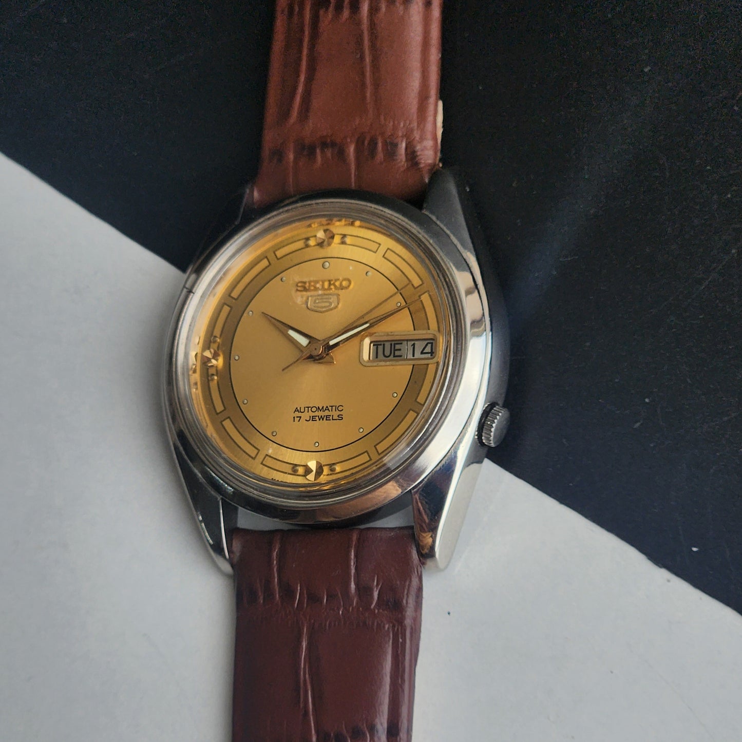 Vintage 1989 Original Seiko 5 Automatic 7009-821J Golden Face 17 Jewels Brown Leather Strap Day-Date Japanese Men's Wrist Watch EG209